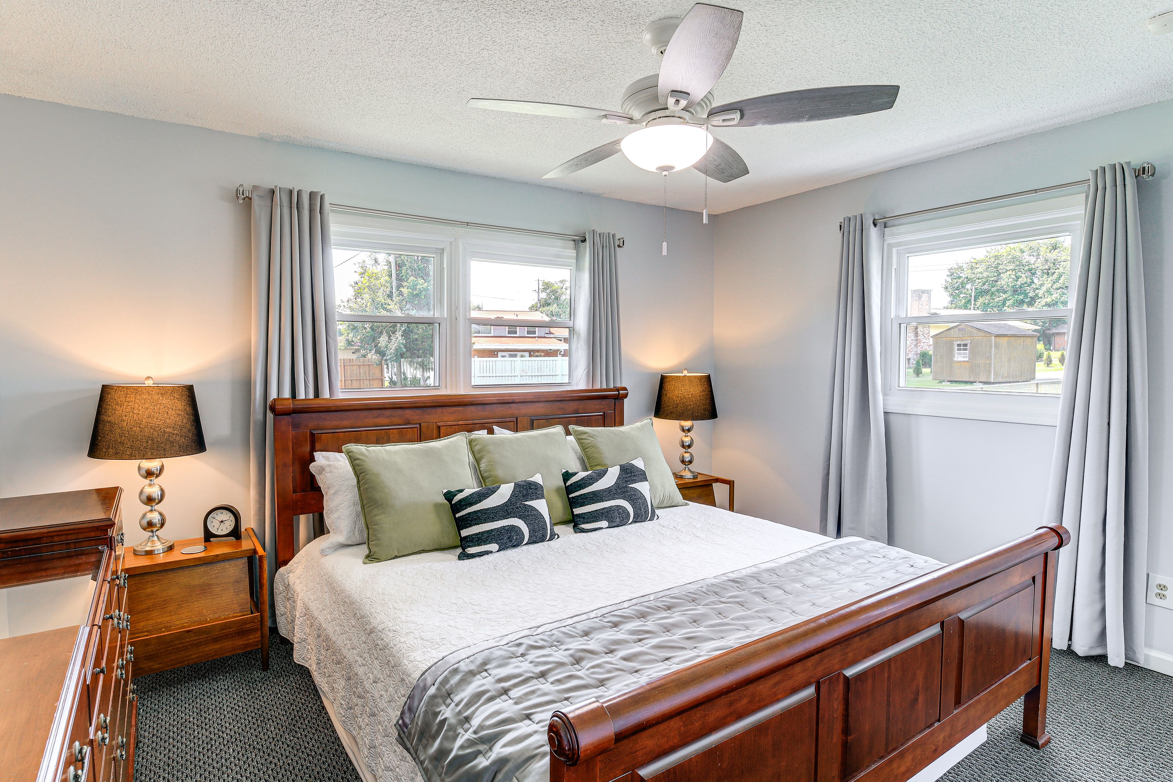 Bedroom 1 | King Bed | TV