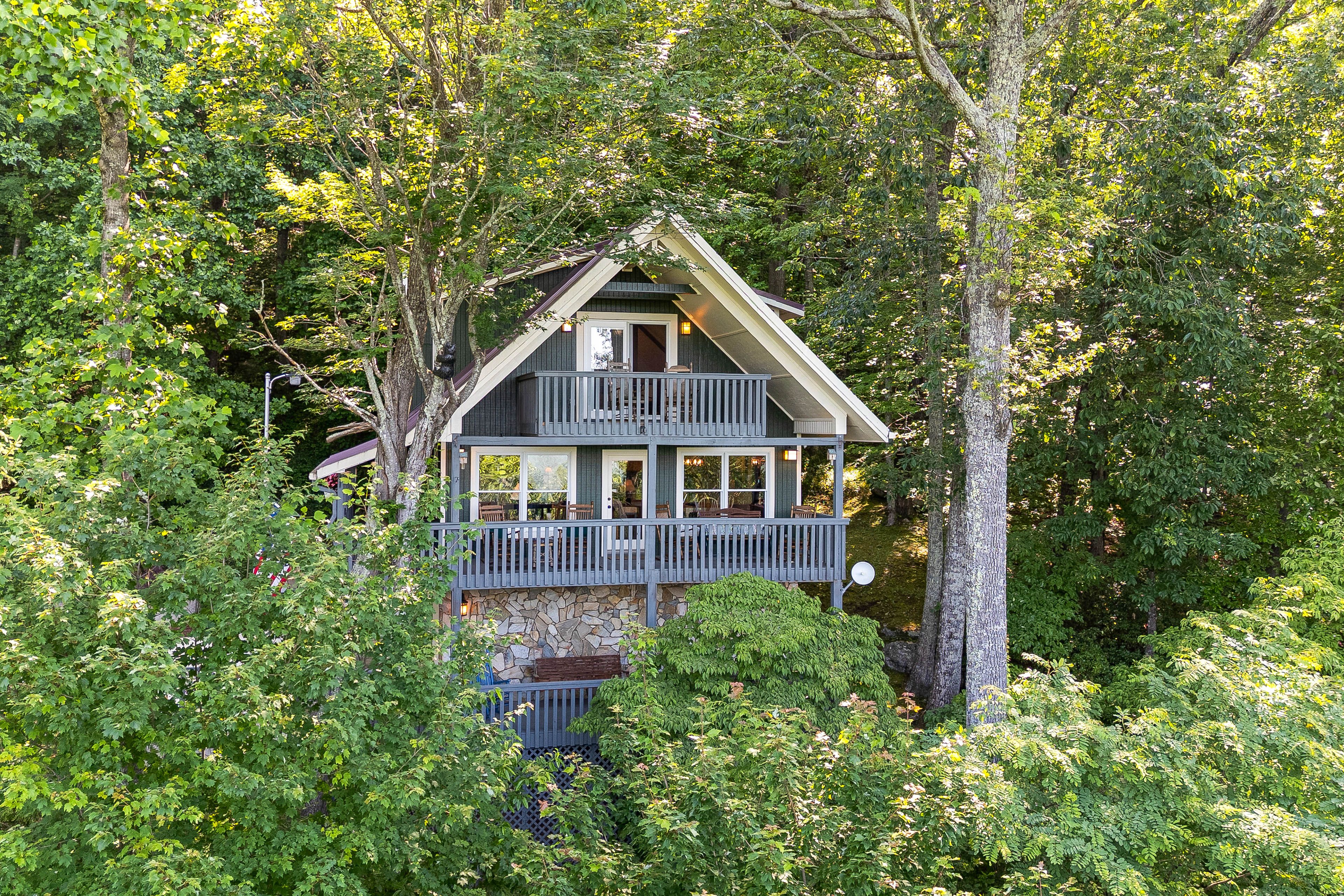 2-Story Cabin | 2 Furnished Decks | 3 Mi to Community Lake Access