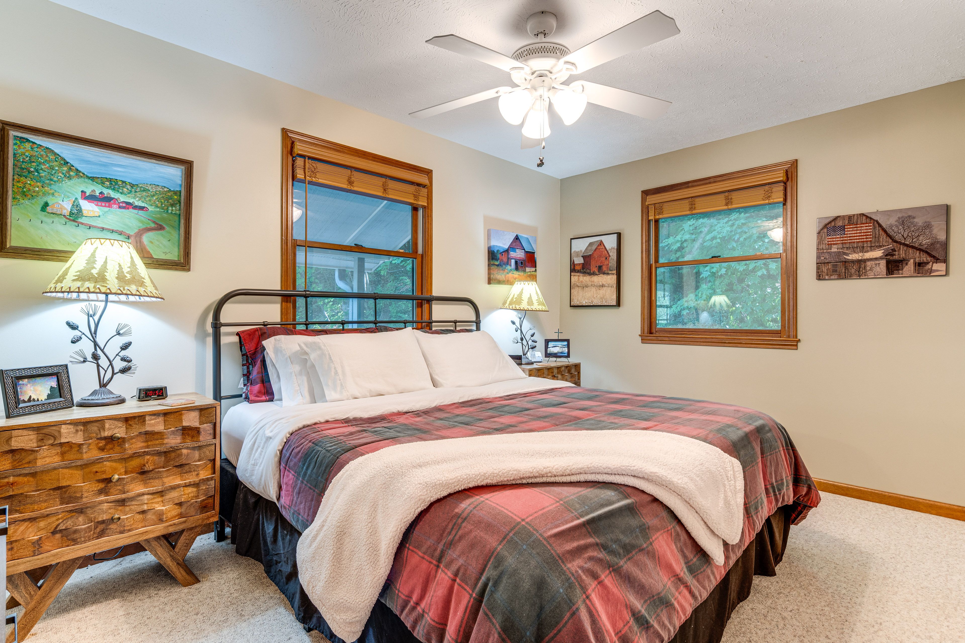 Bedroom 1 | 1st Floor | King Bed | Linens Provided