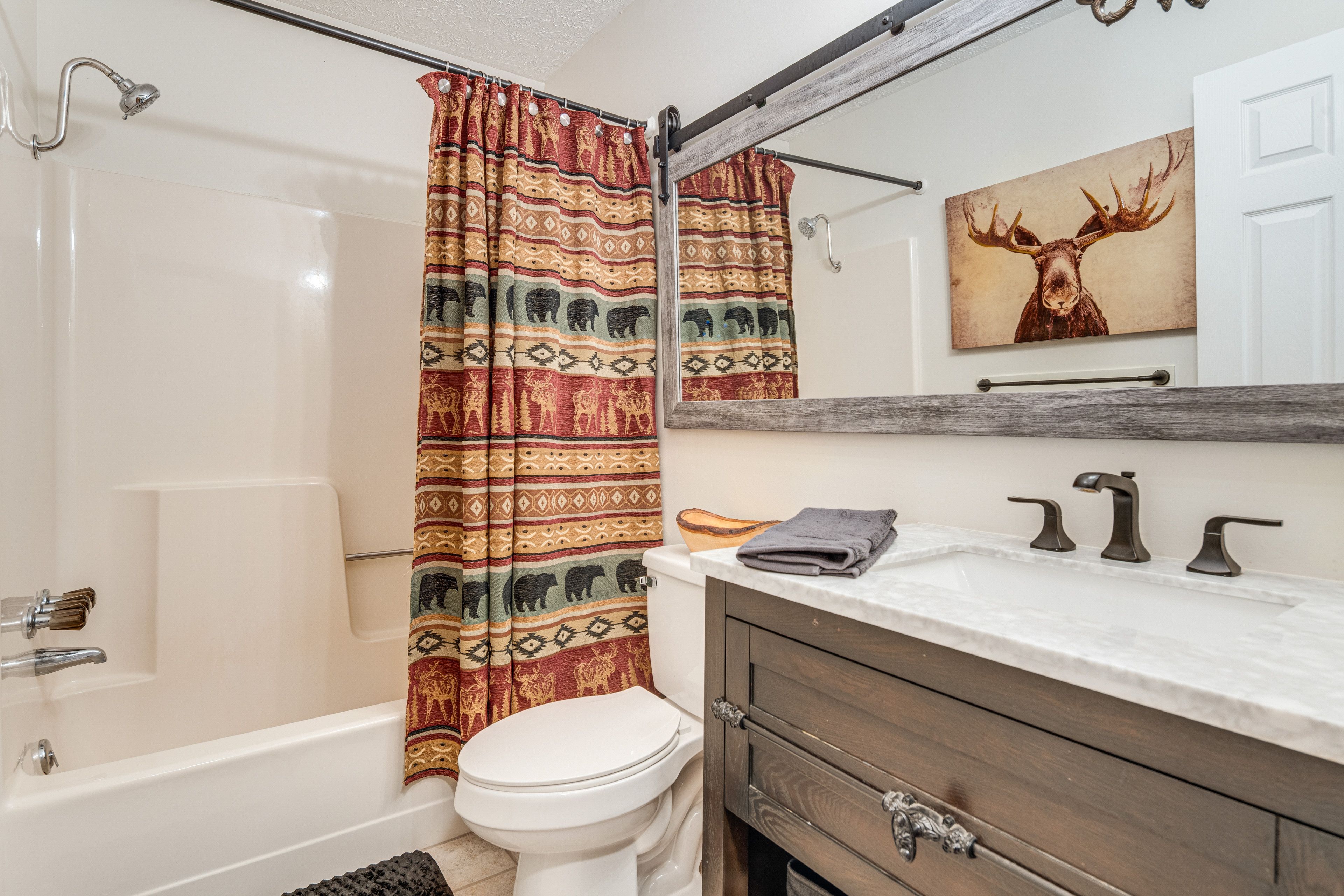 Full Bathroom | 2nd Floor