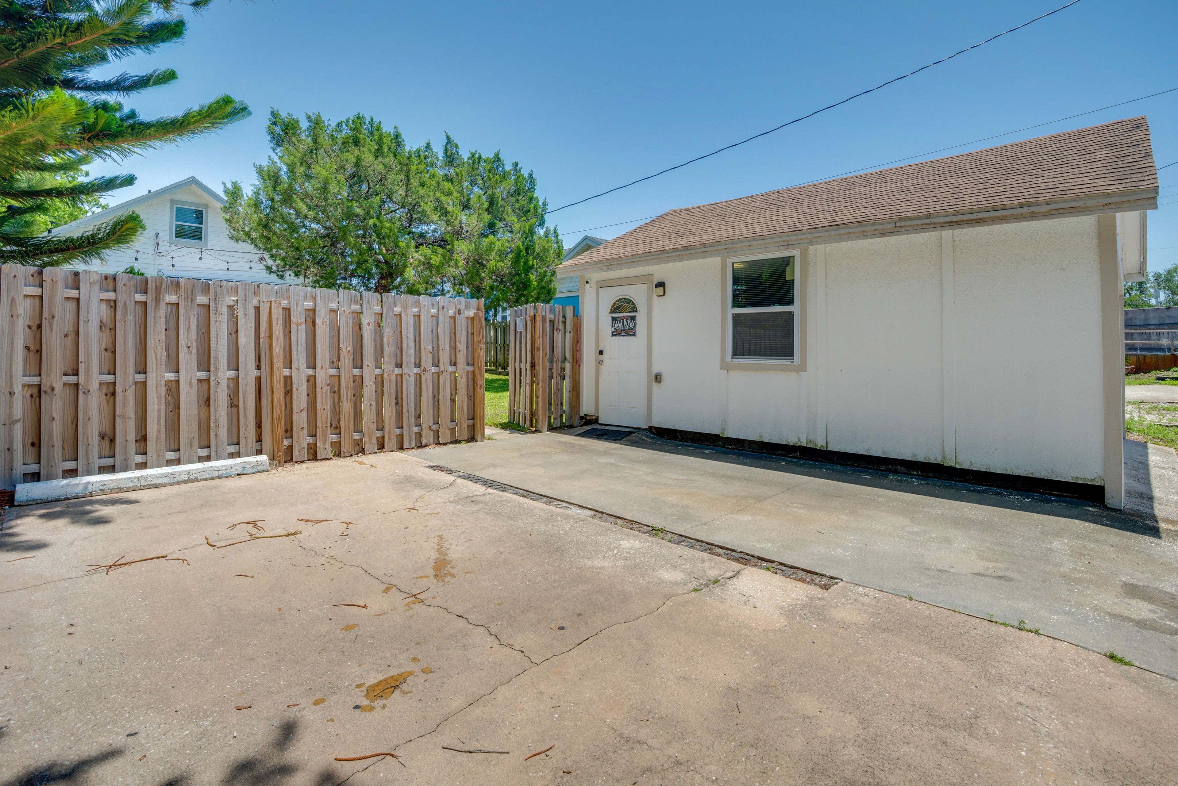 Parking | Driveway (4 Vehicles)