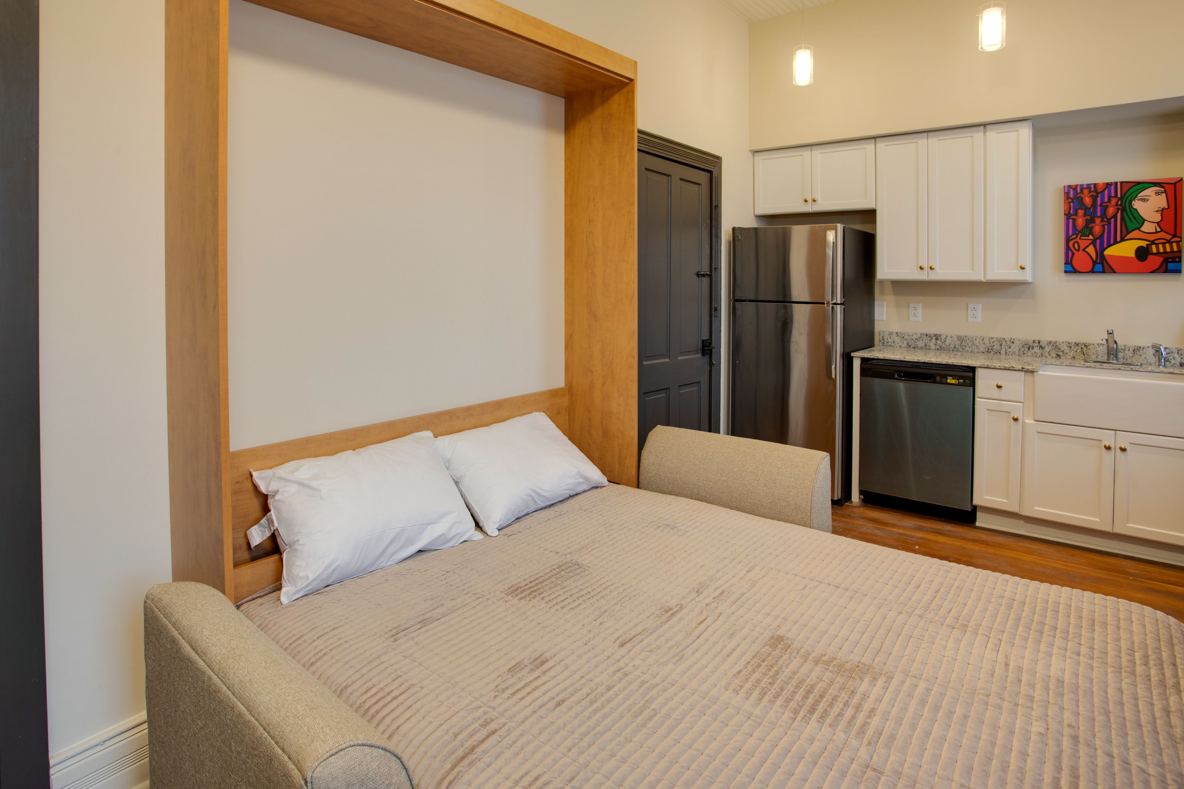 Studio | Full Kitchen