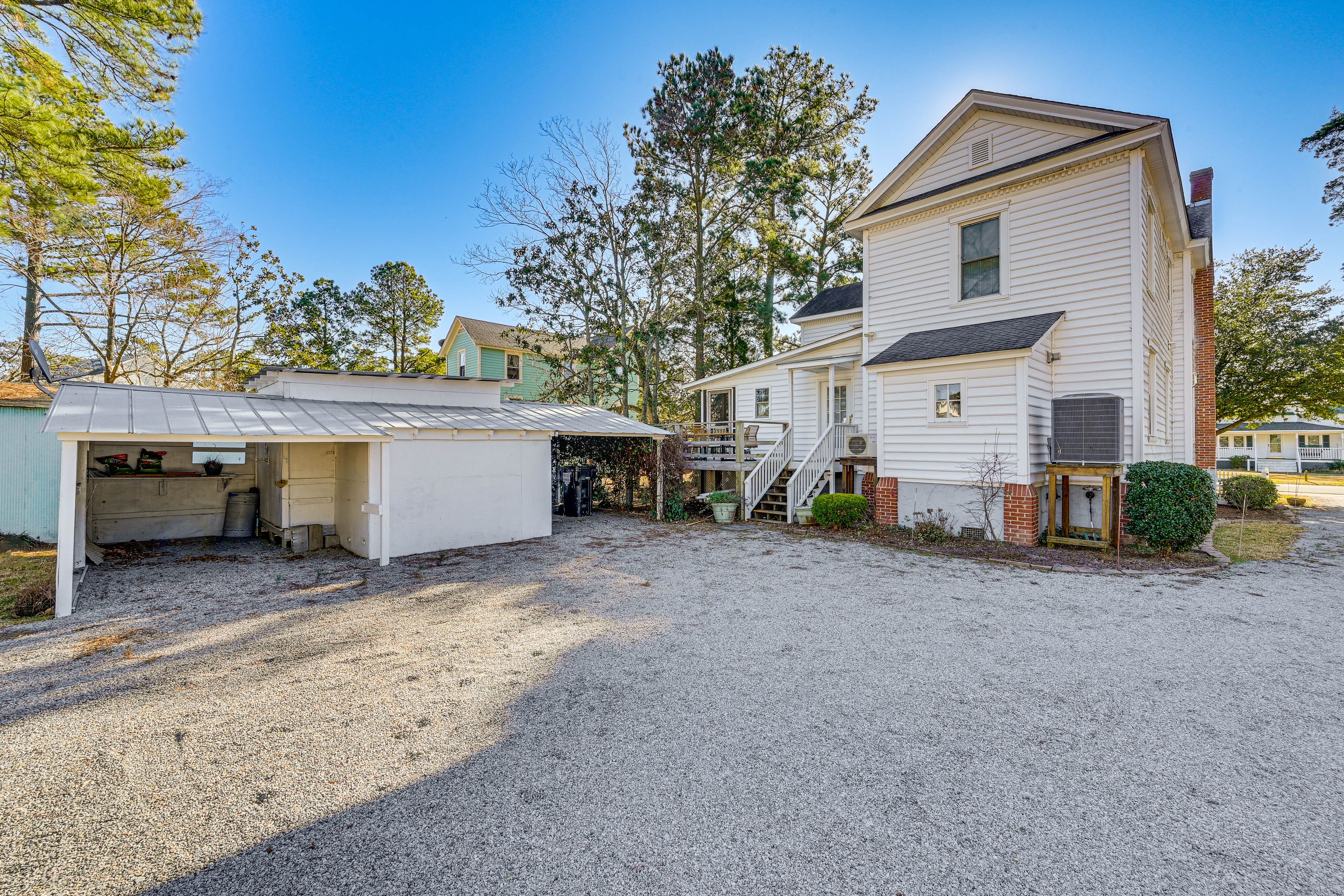 Parking | Driveway (10 Vehicles)