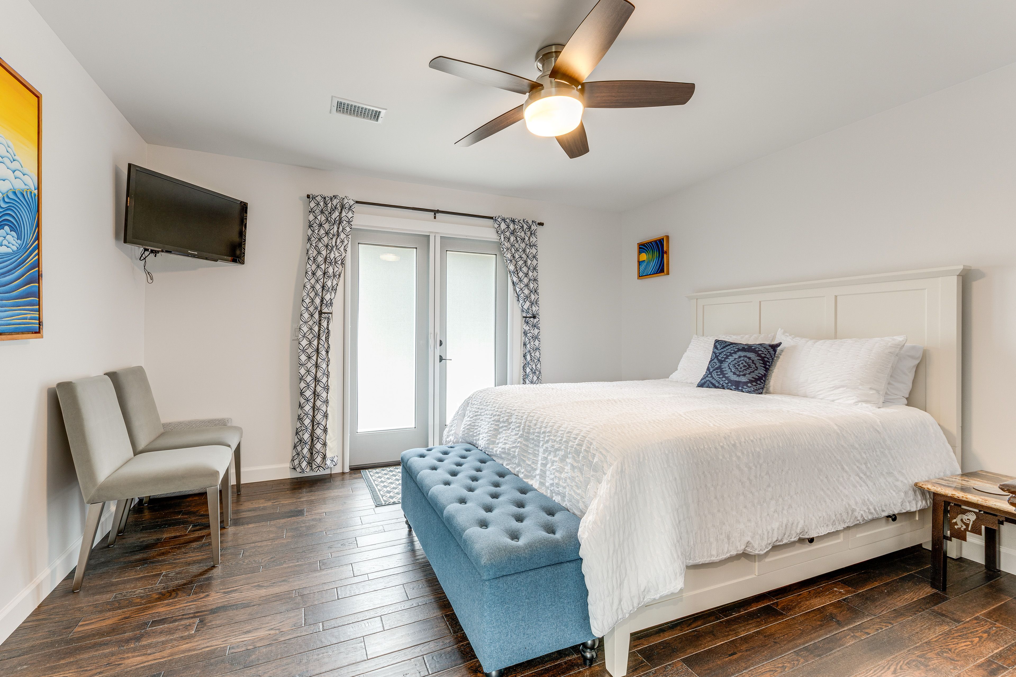 Bedroom 3 | Queen Bed | Smart TV