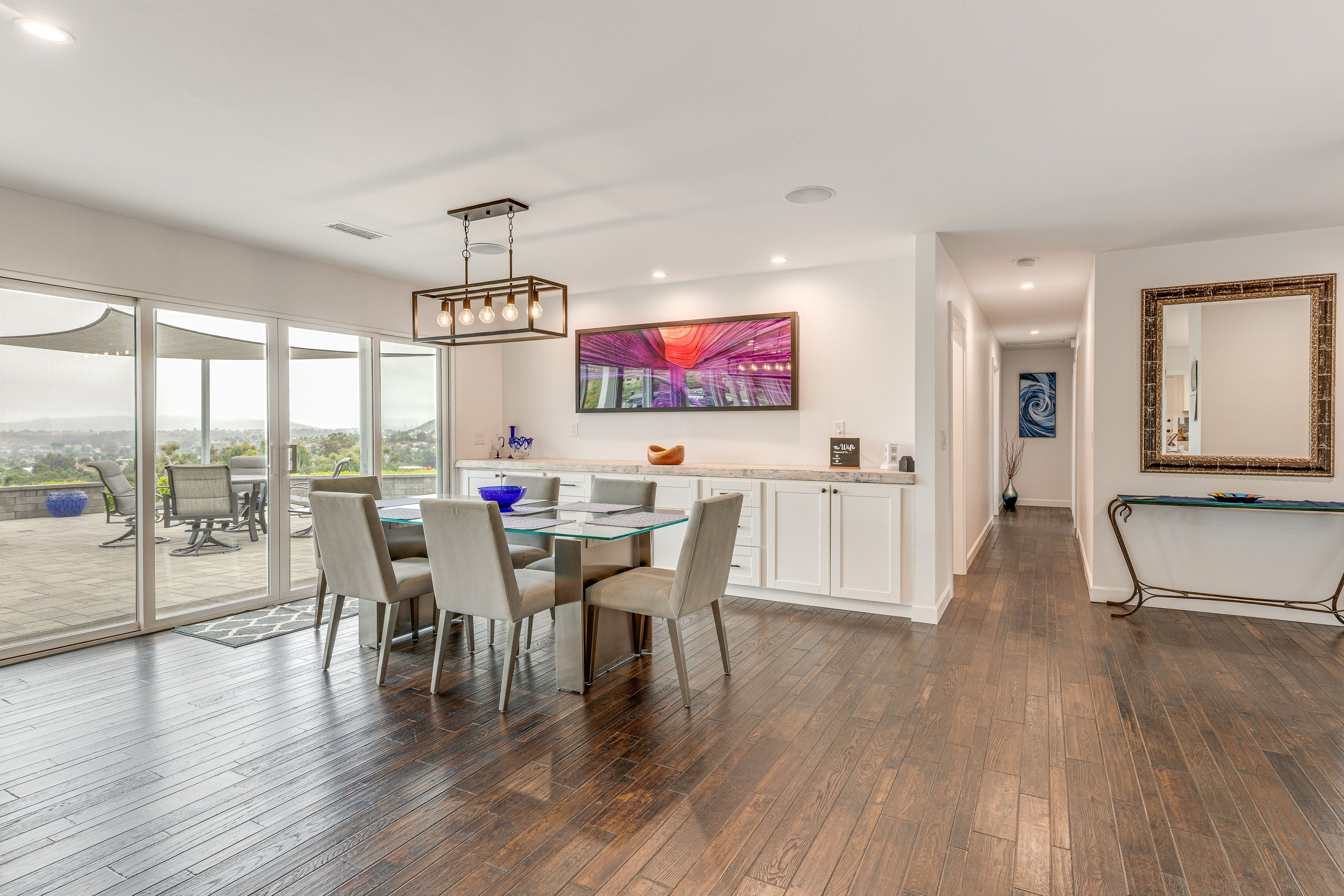 Dining Area | Dishware & Flatware Provided