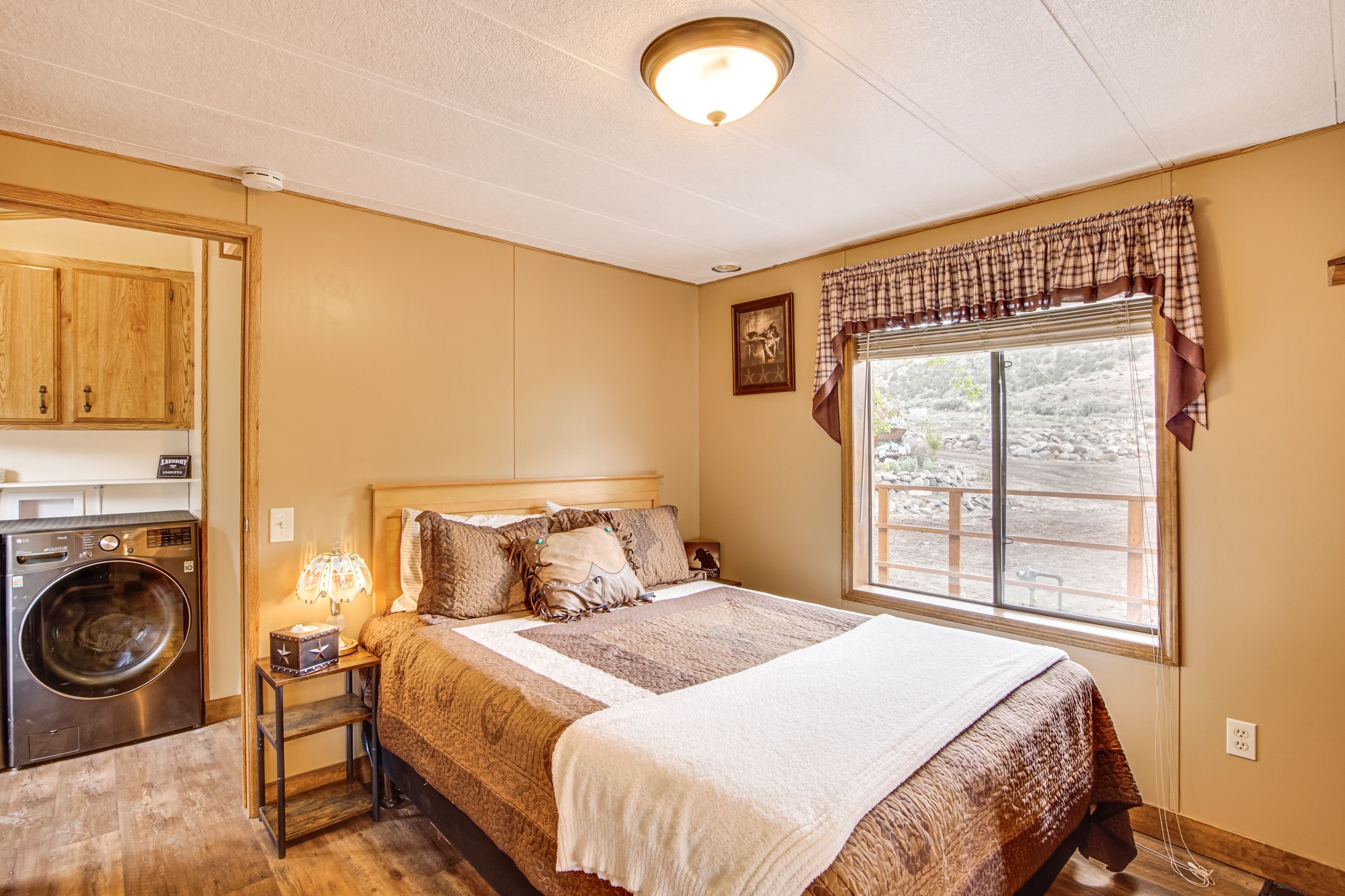 Bedroom 1 | Queen Bed | Linens Provided