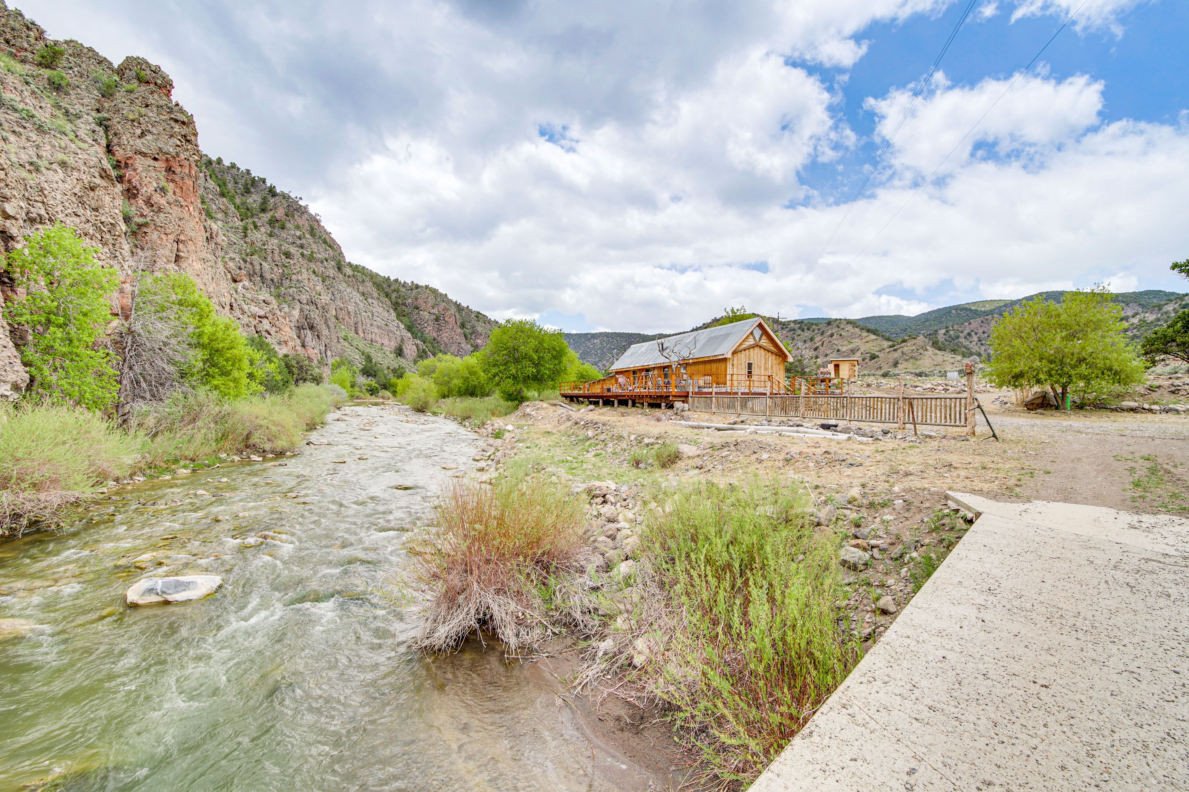 Panguitch Vacation Rental | 3BR | 2BA | 700 Sq Ft | Stairs Required