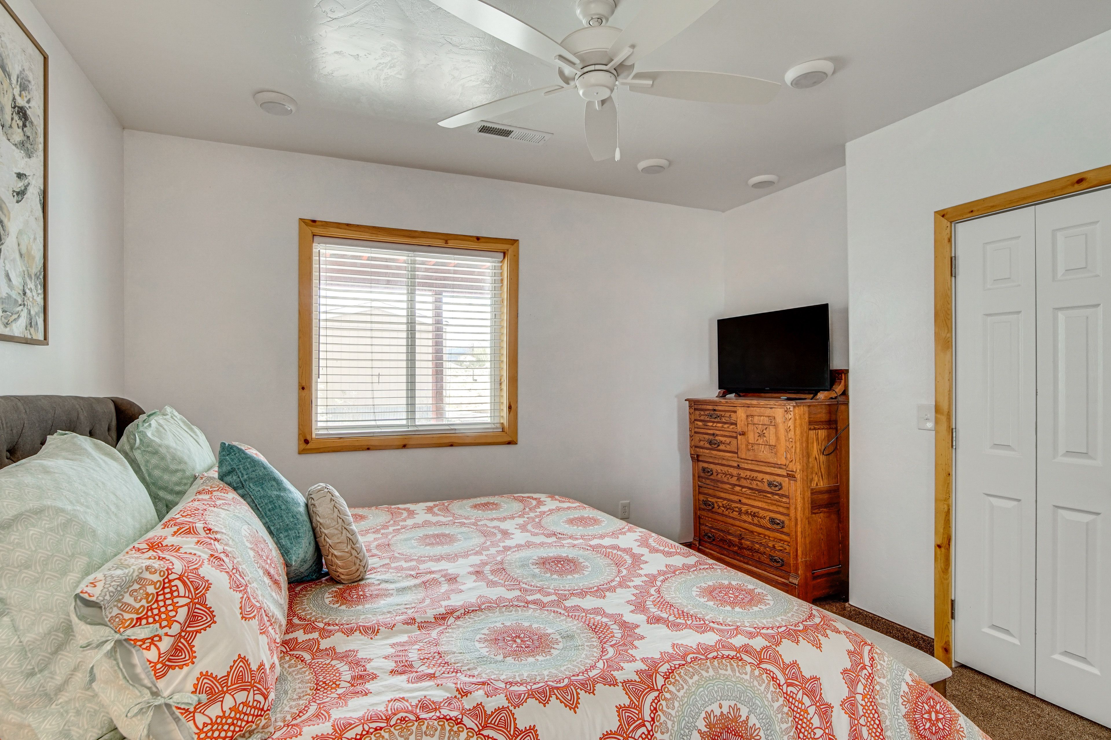 Bedroom 1 | King Bed | Linens Provided | 1st Floor
