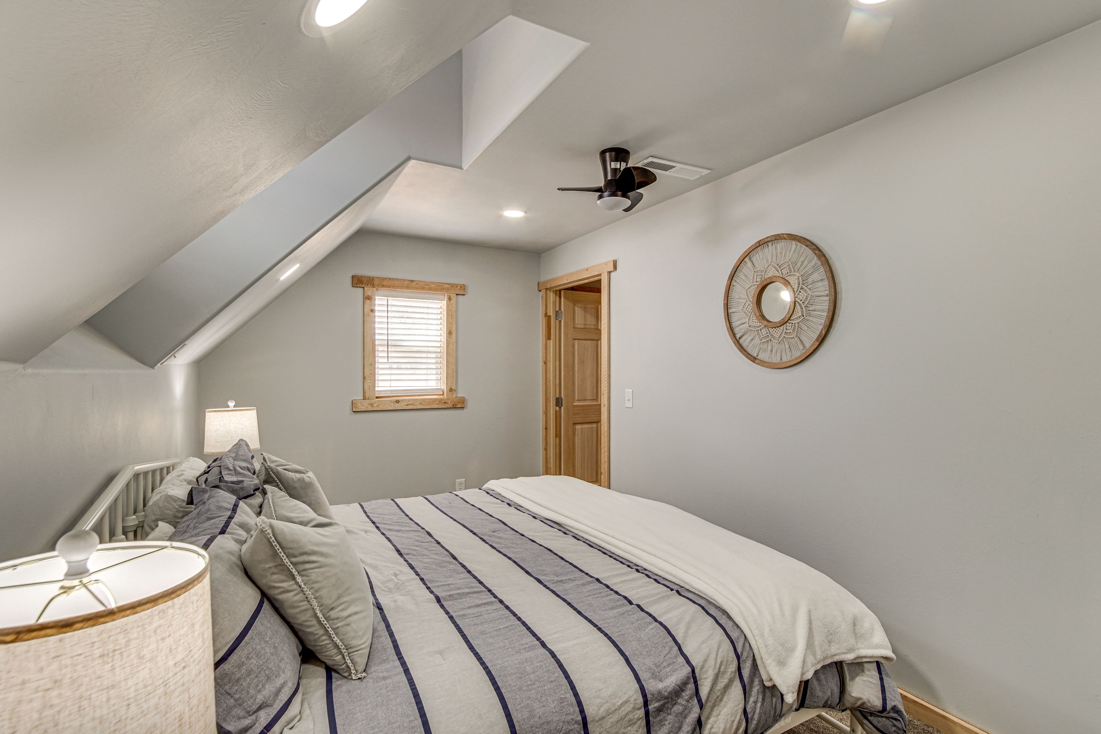 Bedroom 2 | King Bed | 2nd Floor