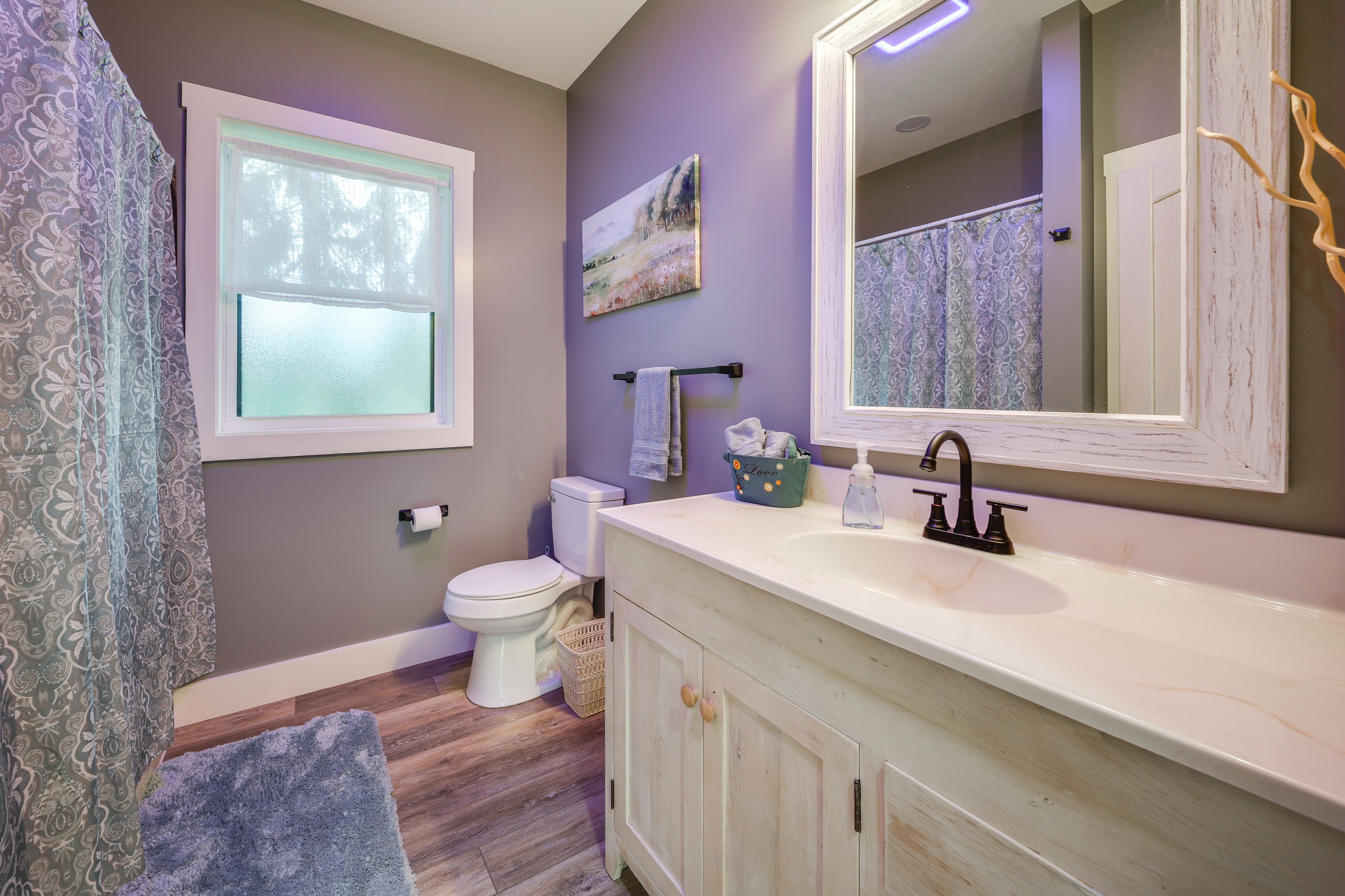 Bathroom | Main Level