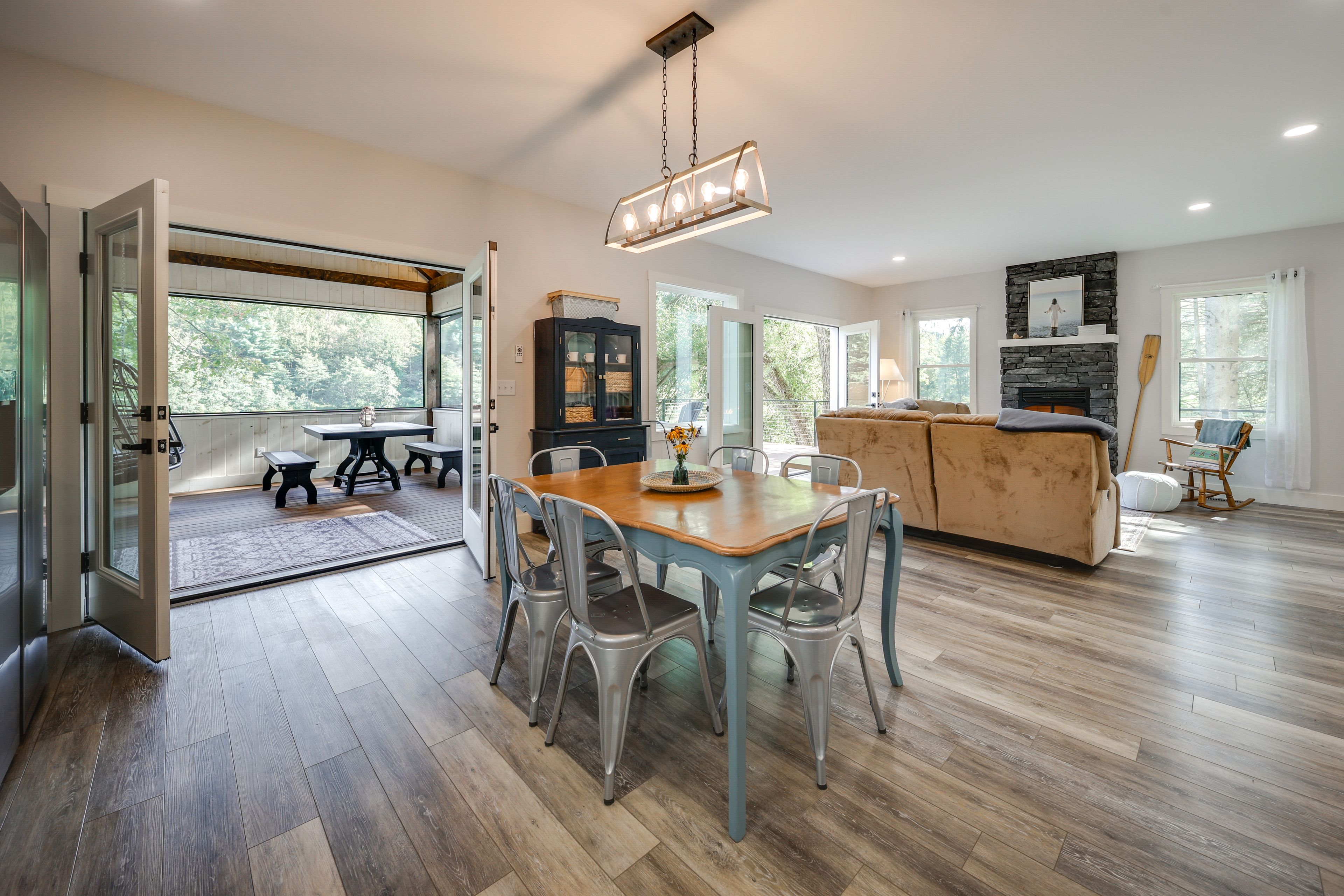 Dining Area | Dishware/Flatware Provided | Main Level