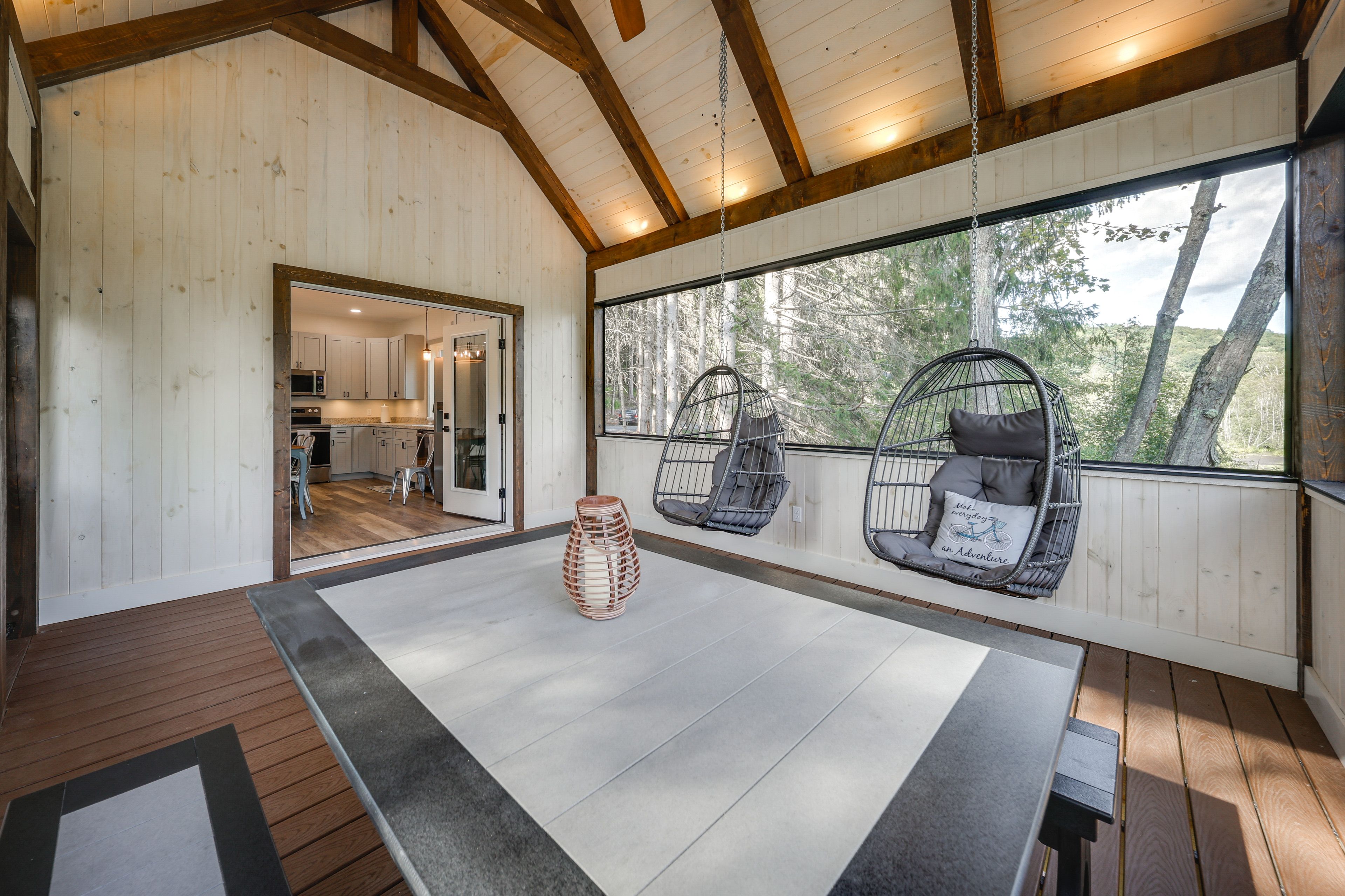Screened-In Porch | Dining Area | Pond Views