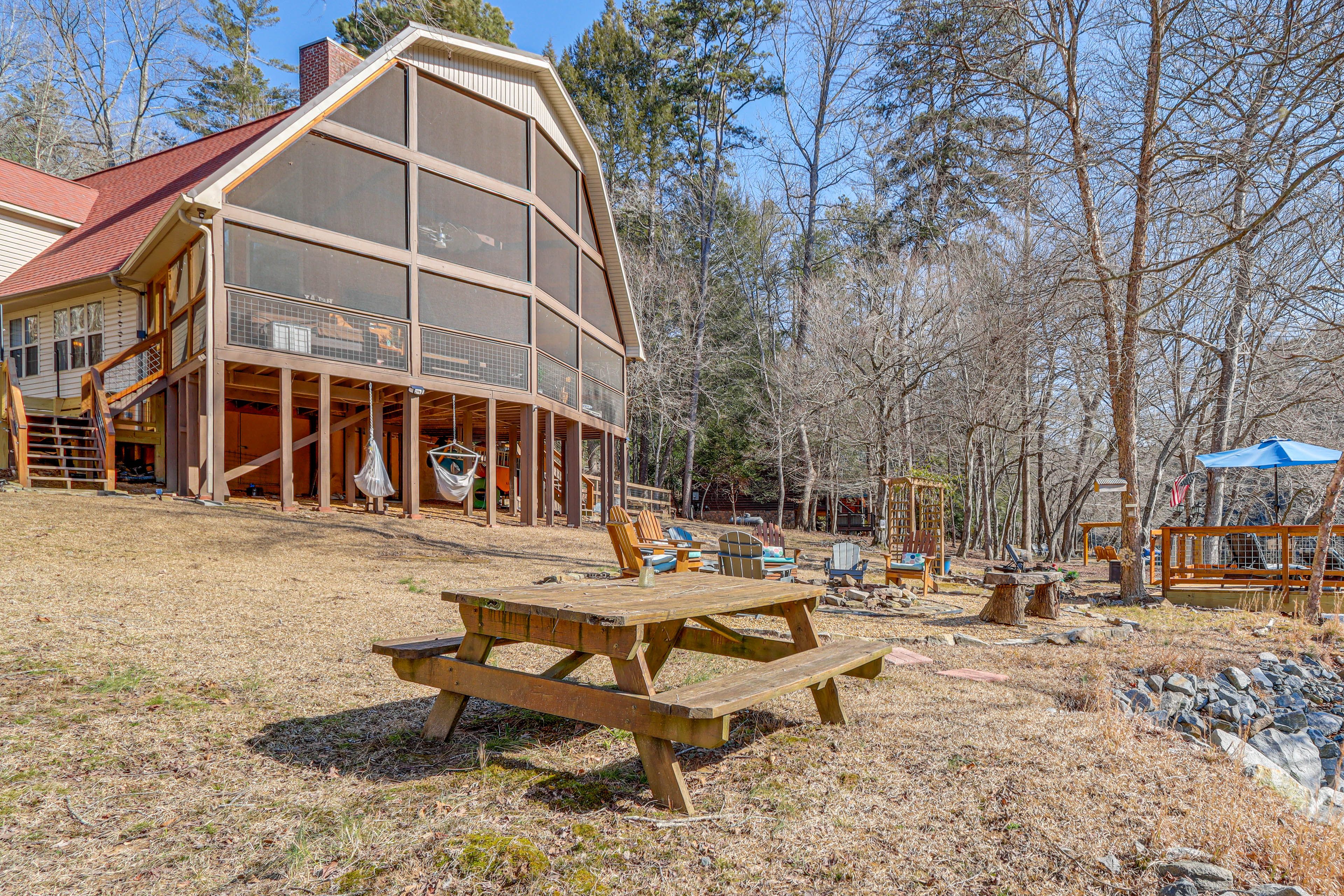 Riverfront Entertainment