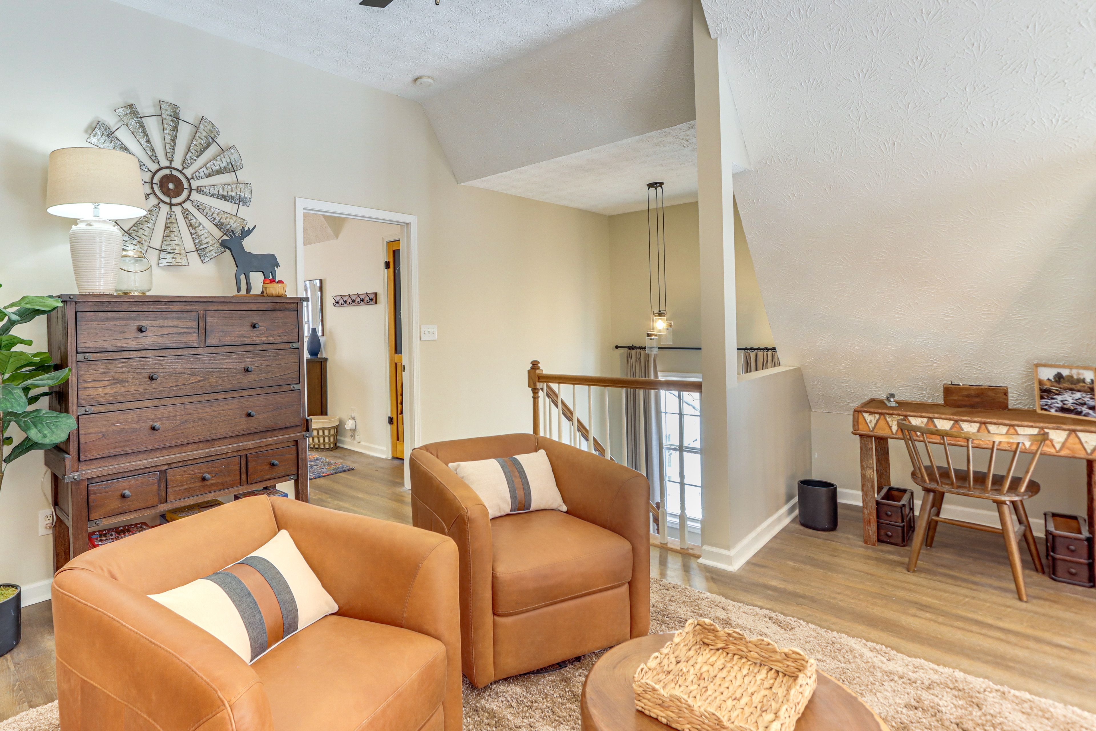 Upper-Level Landing | Laundry Machines