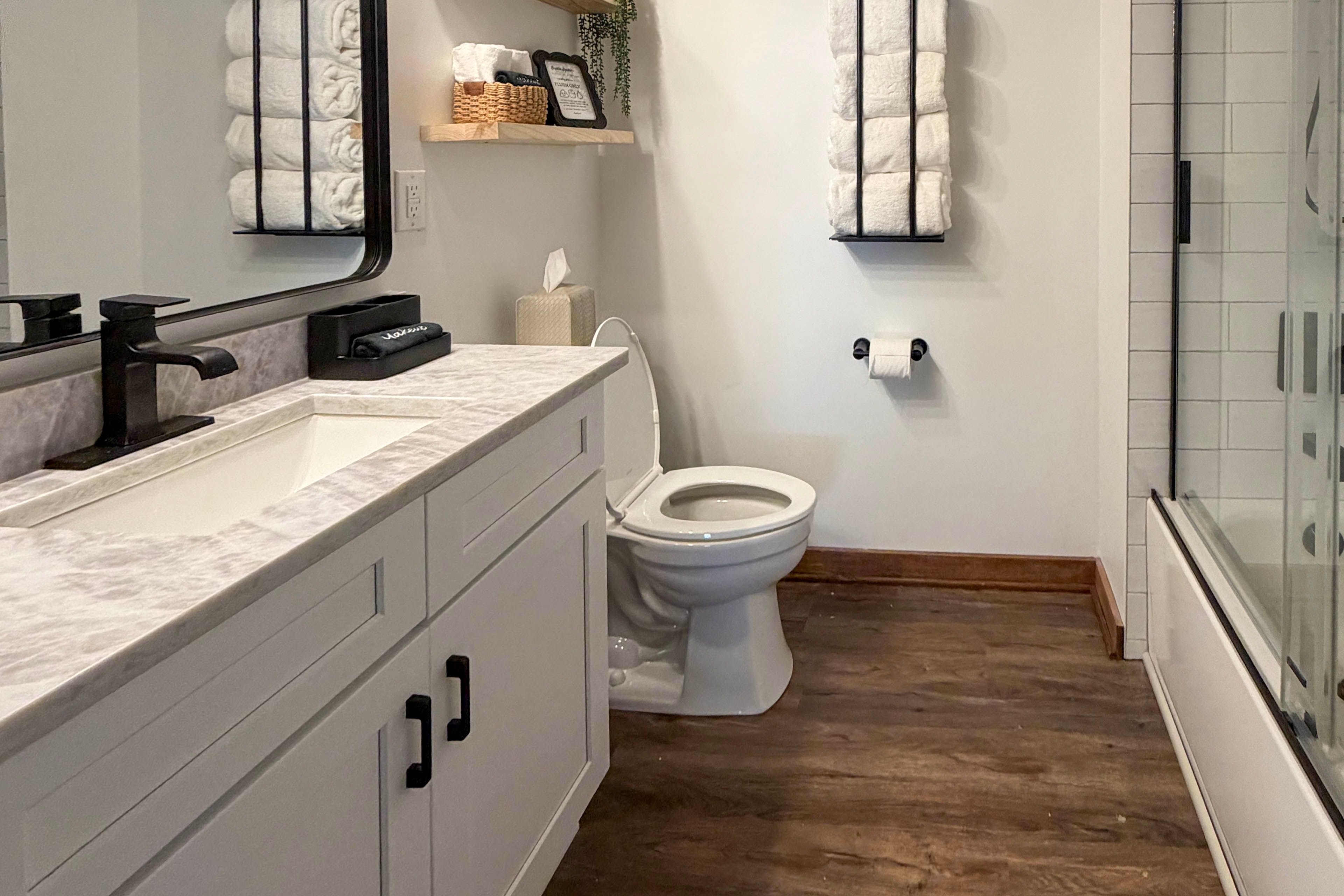 Bathroom | Main Level