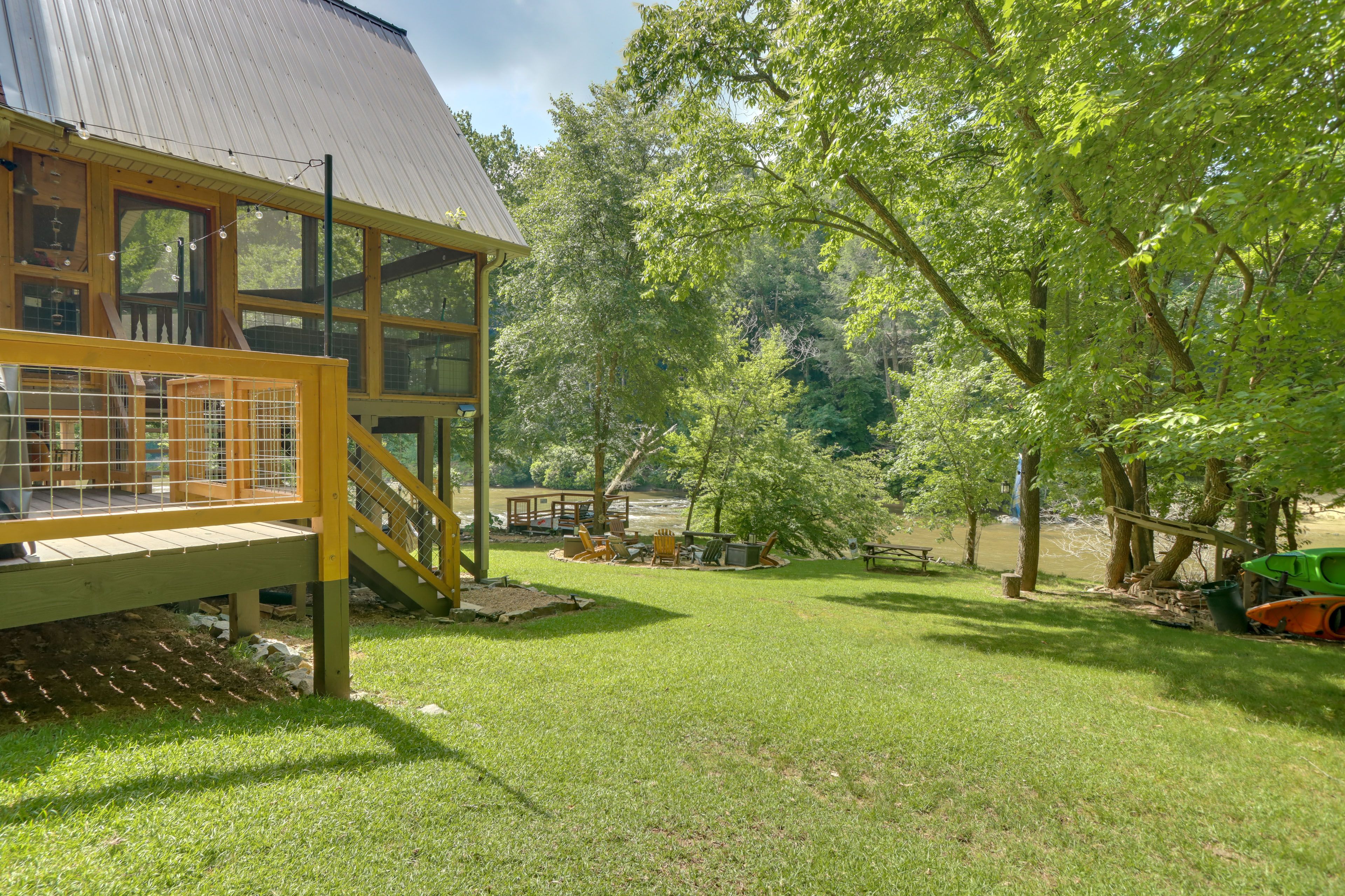 Spacious Yard