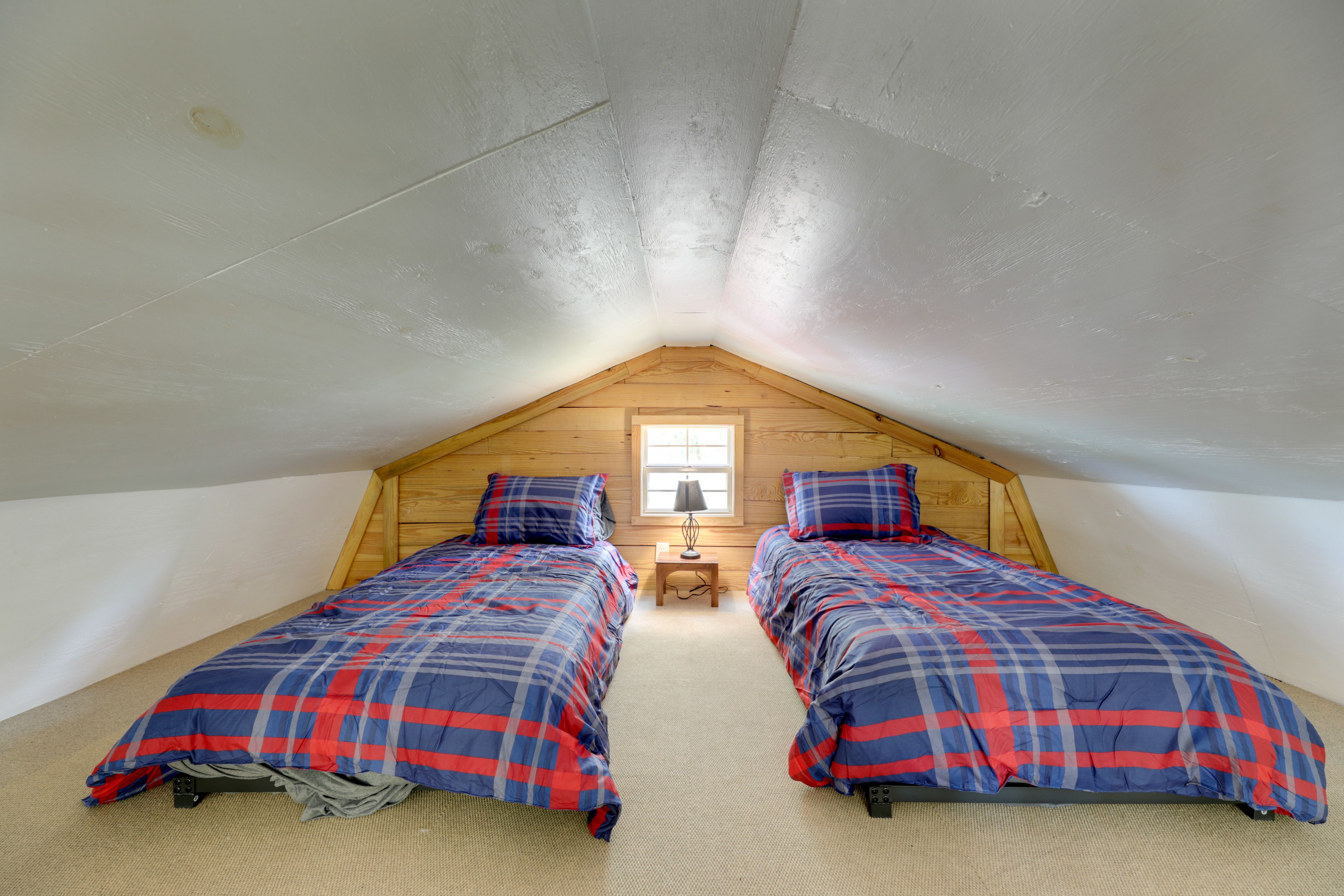 Loft | Serenity | 2 Twin Beds | 2nd Level