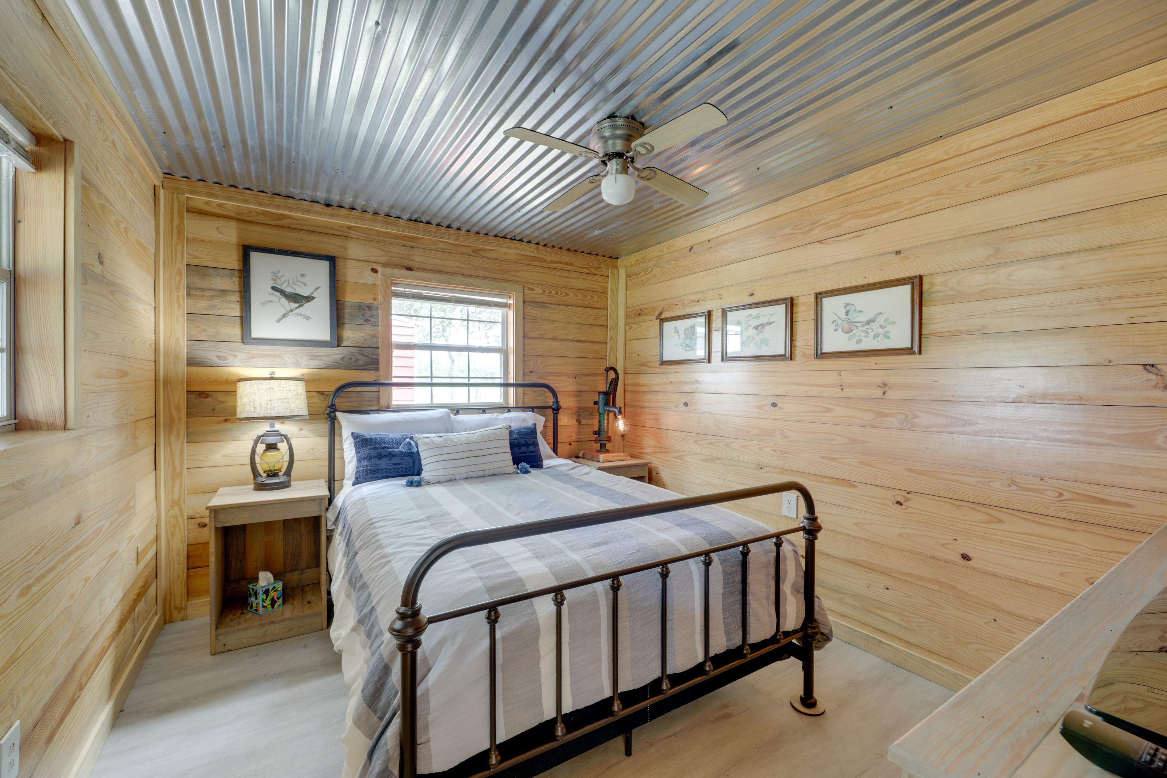 Bedroom 1 | Serenity | Queen Bed | 1st Level