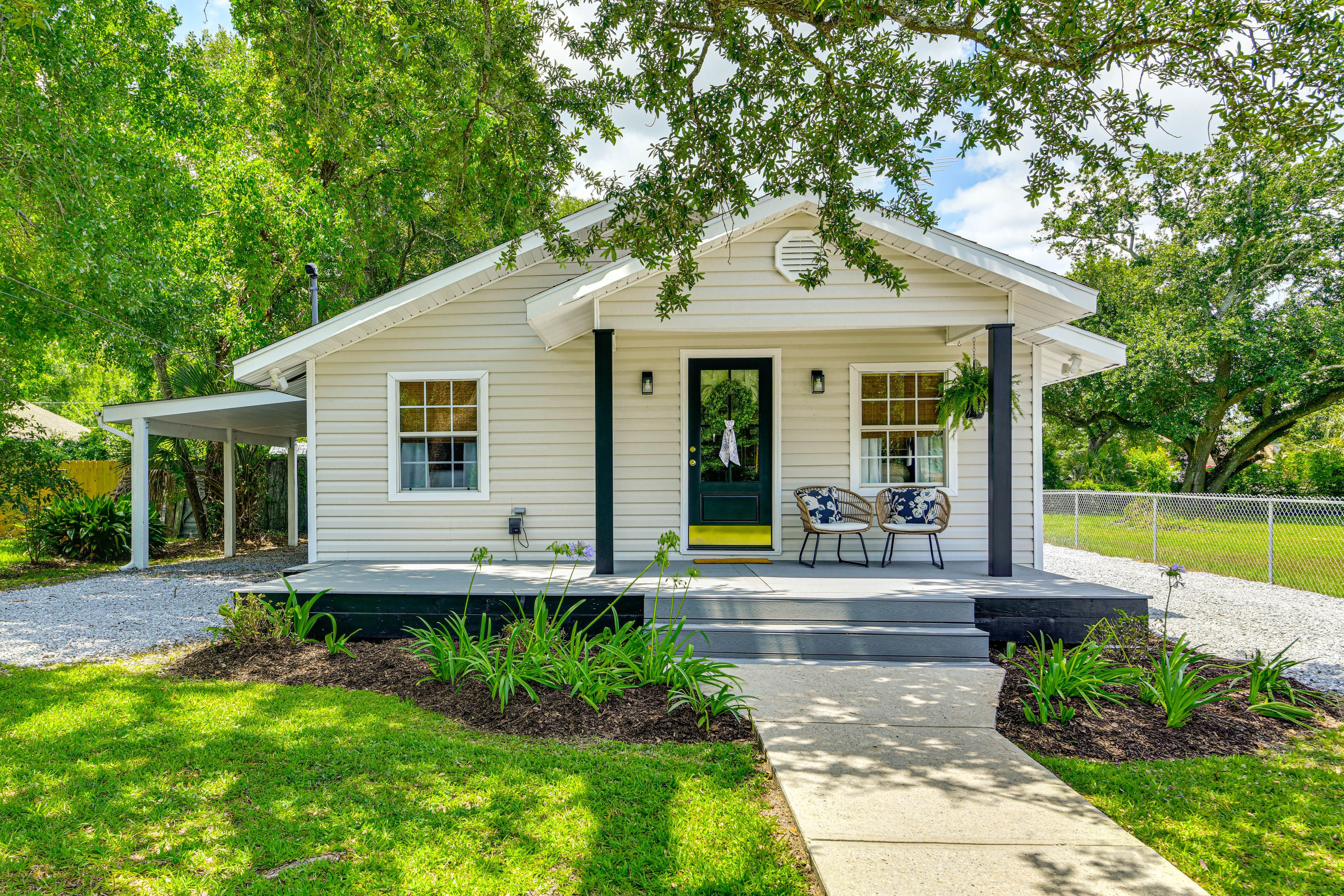 Property Exterior | Single-Story Cottage | Front & Back Patios