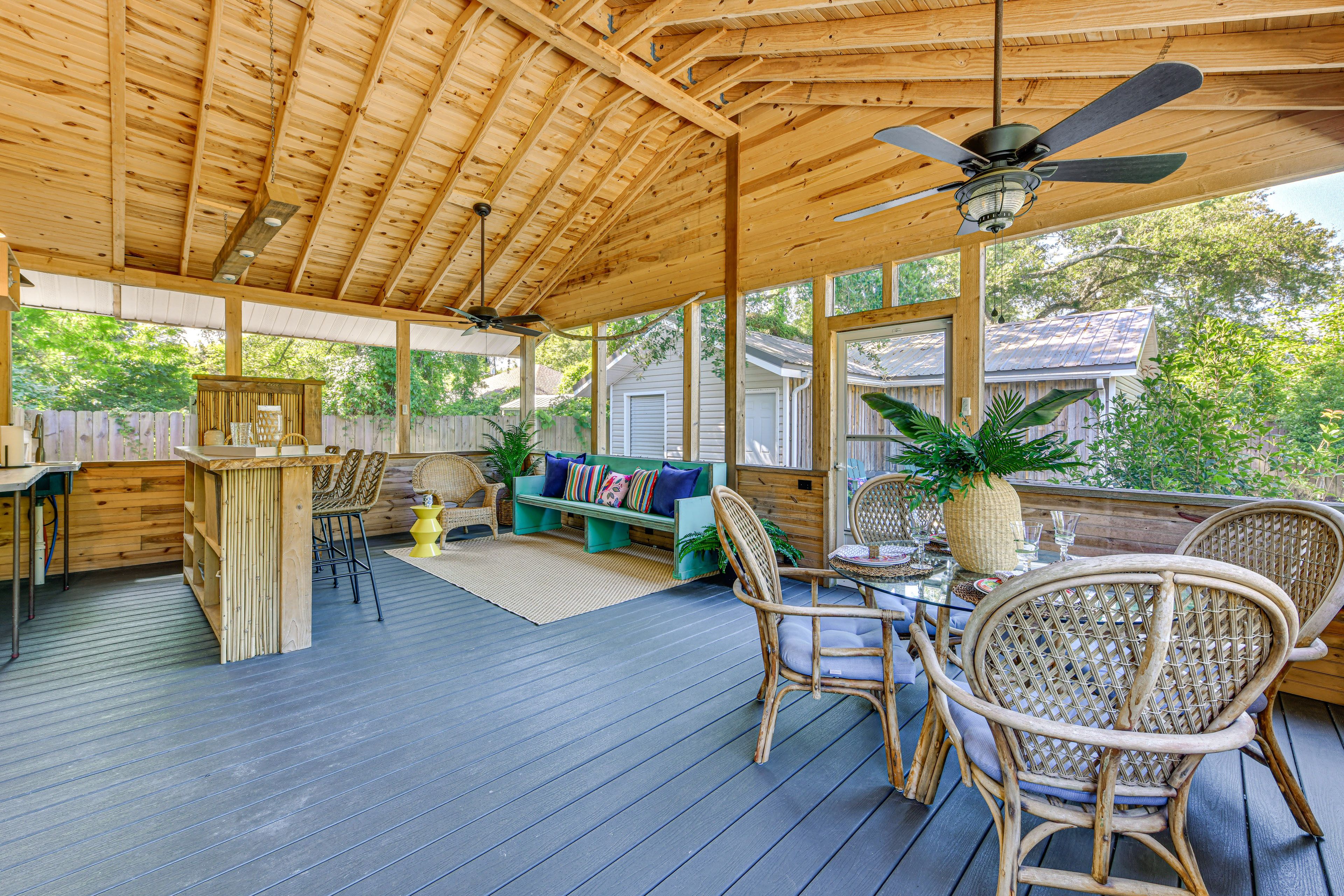 Screened Porch | Smart TV | Bar w/ Seating