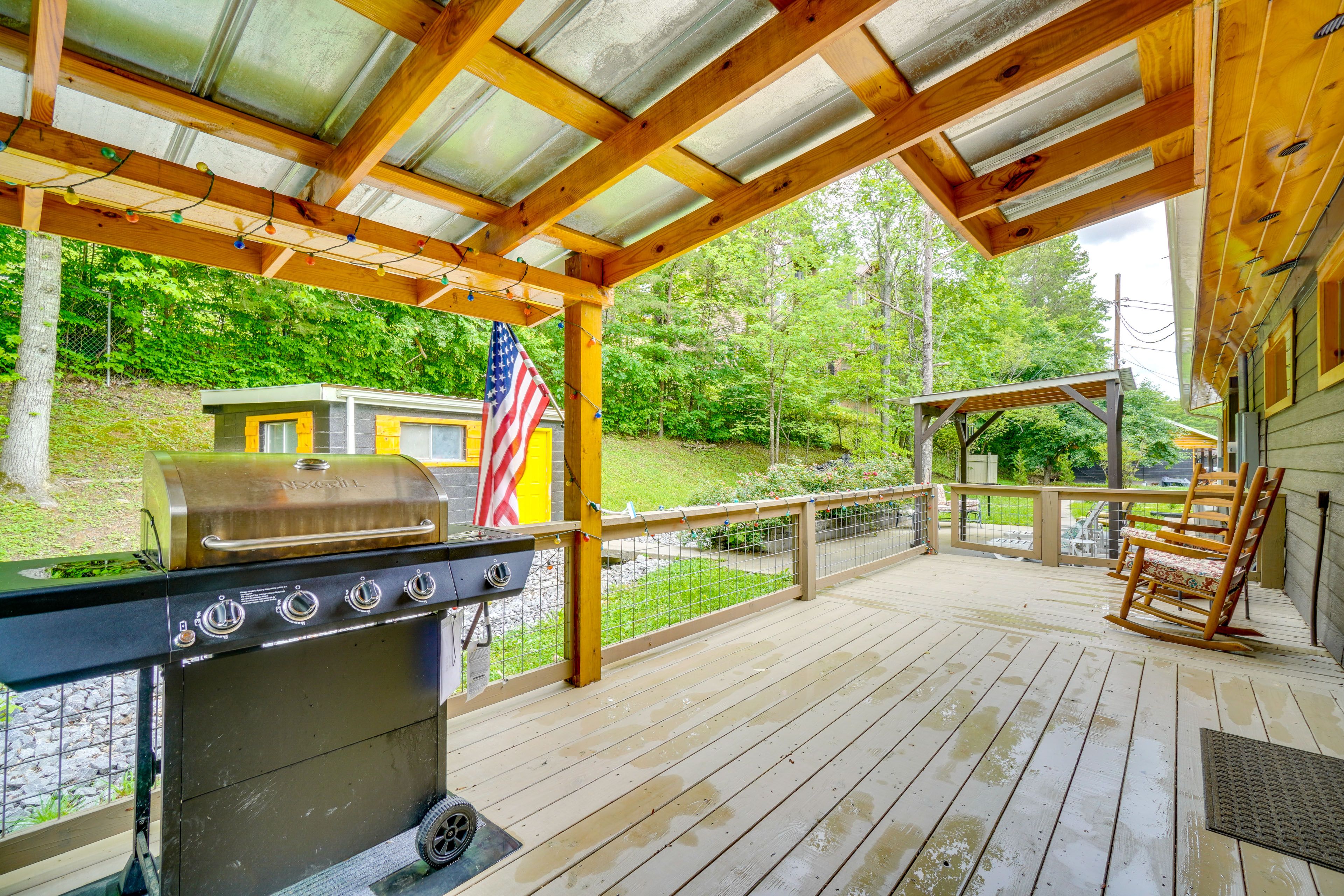 Private Deck | Gas Grill | 3 Mi to Dollywood
