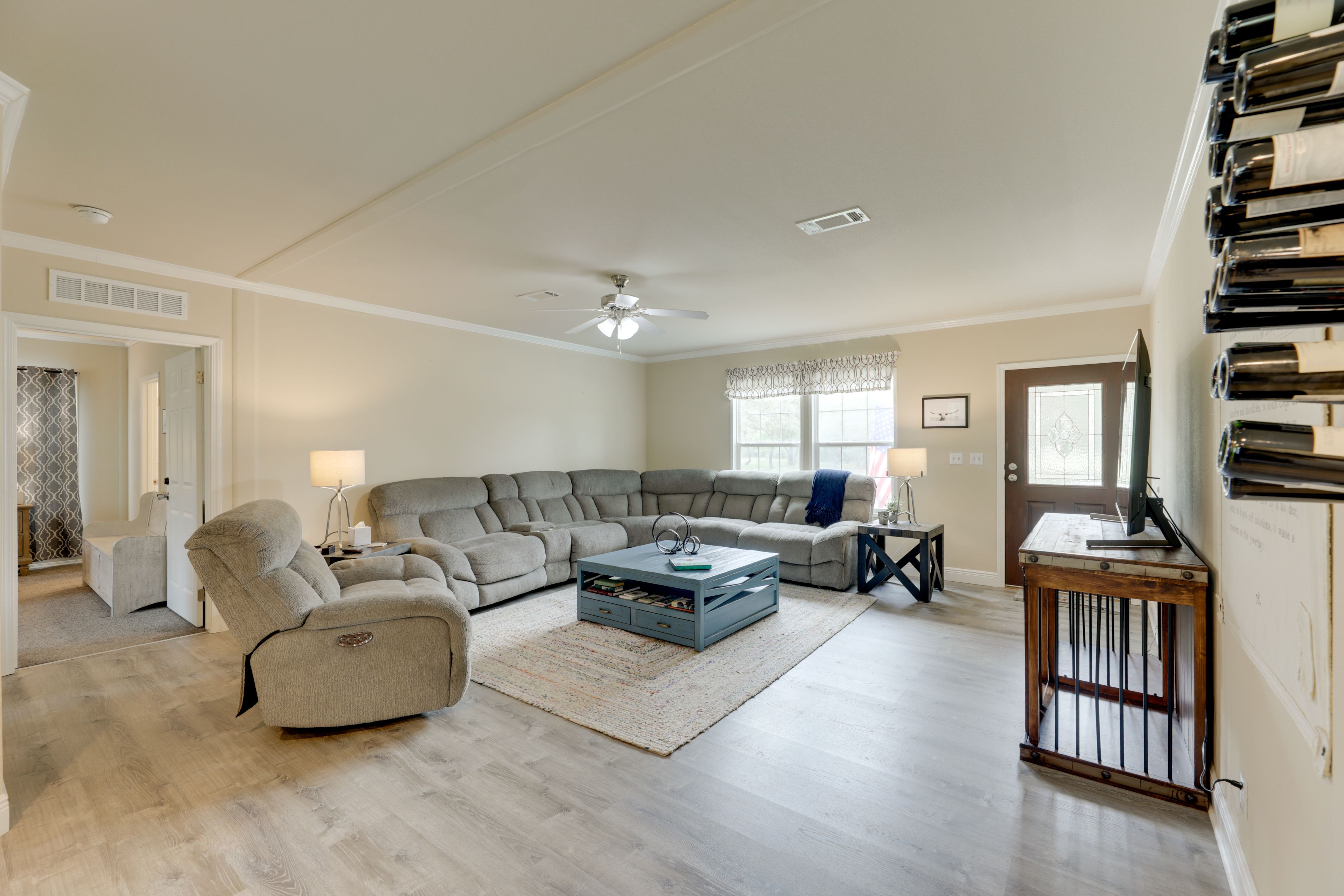 Front Room | Smart TV