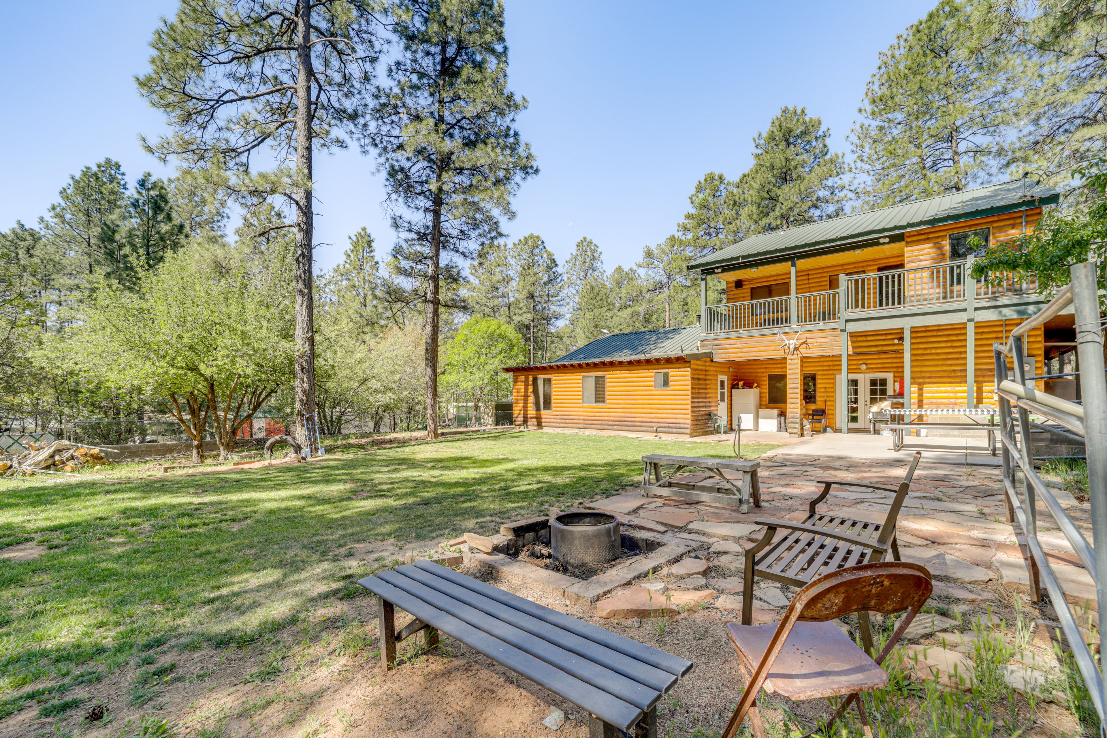 Pine Vacation Rental | 8BR | 3.5BA | Step-Free Entry | 4,000 Sq Ft