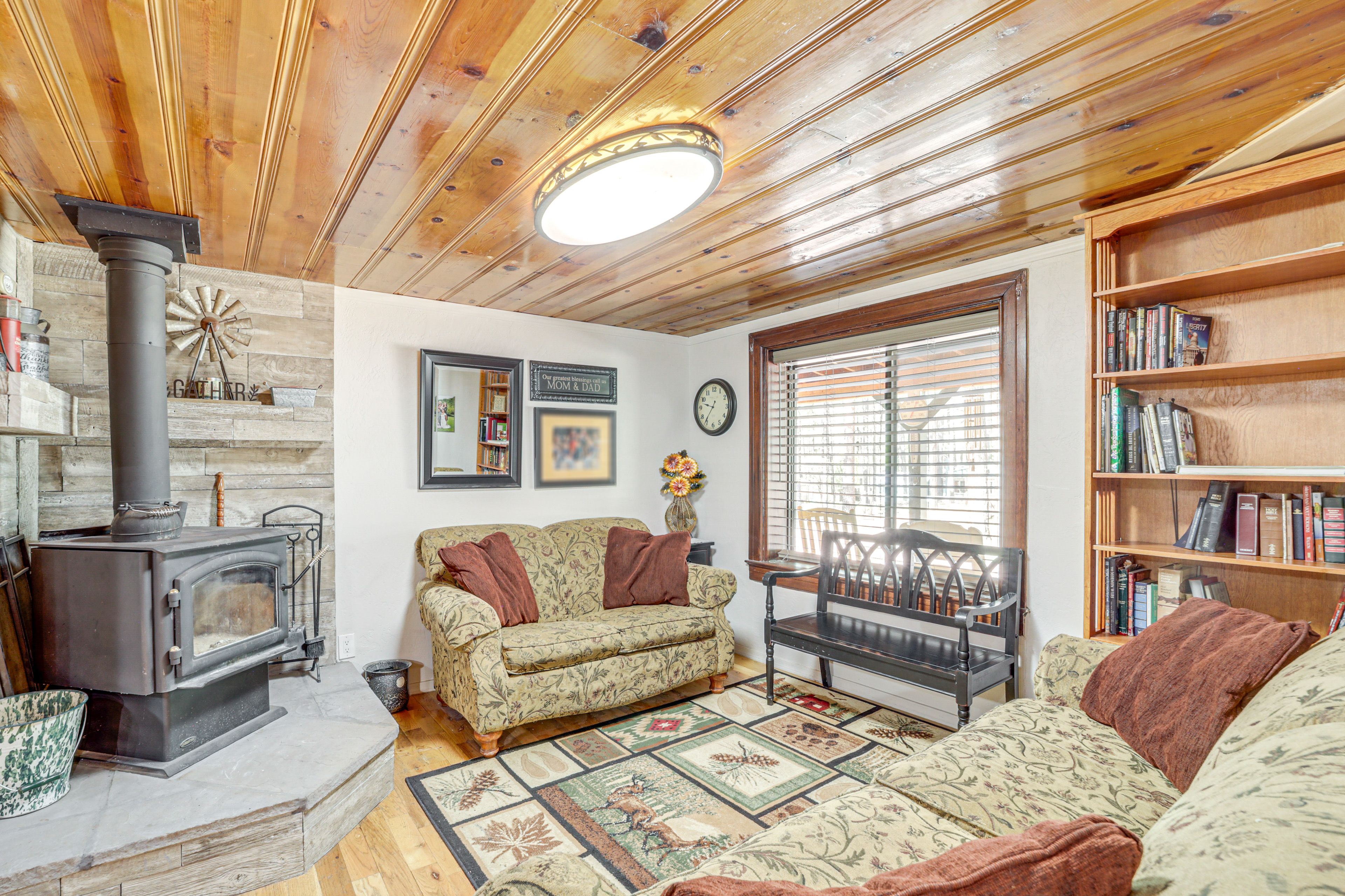 Sitting Room | 1st Floor
