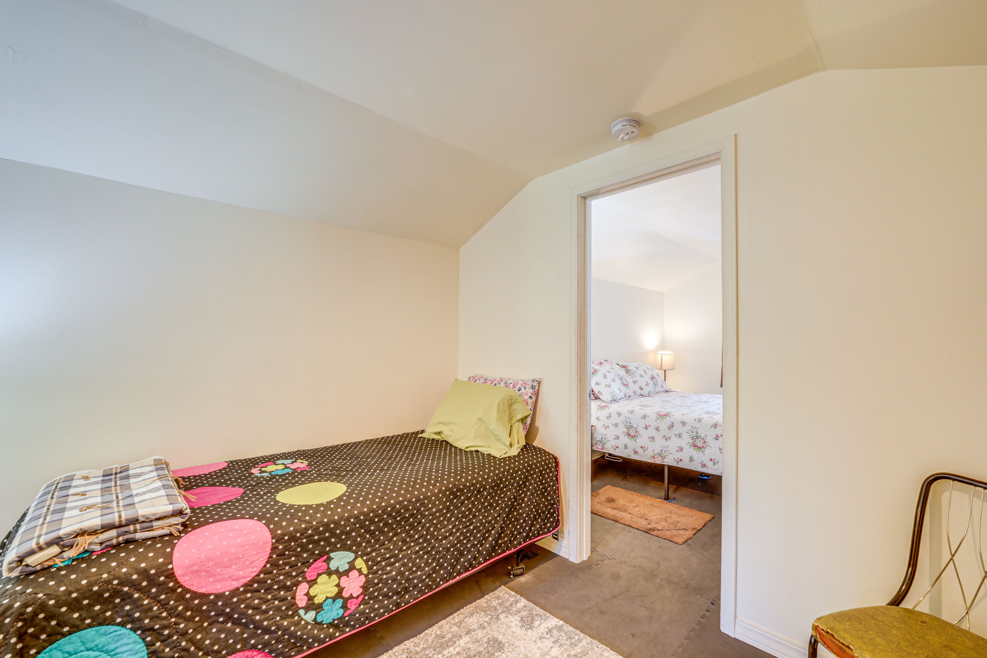 Sleeping Nook | 2nd Floor | Twin Rollaway Bed