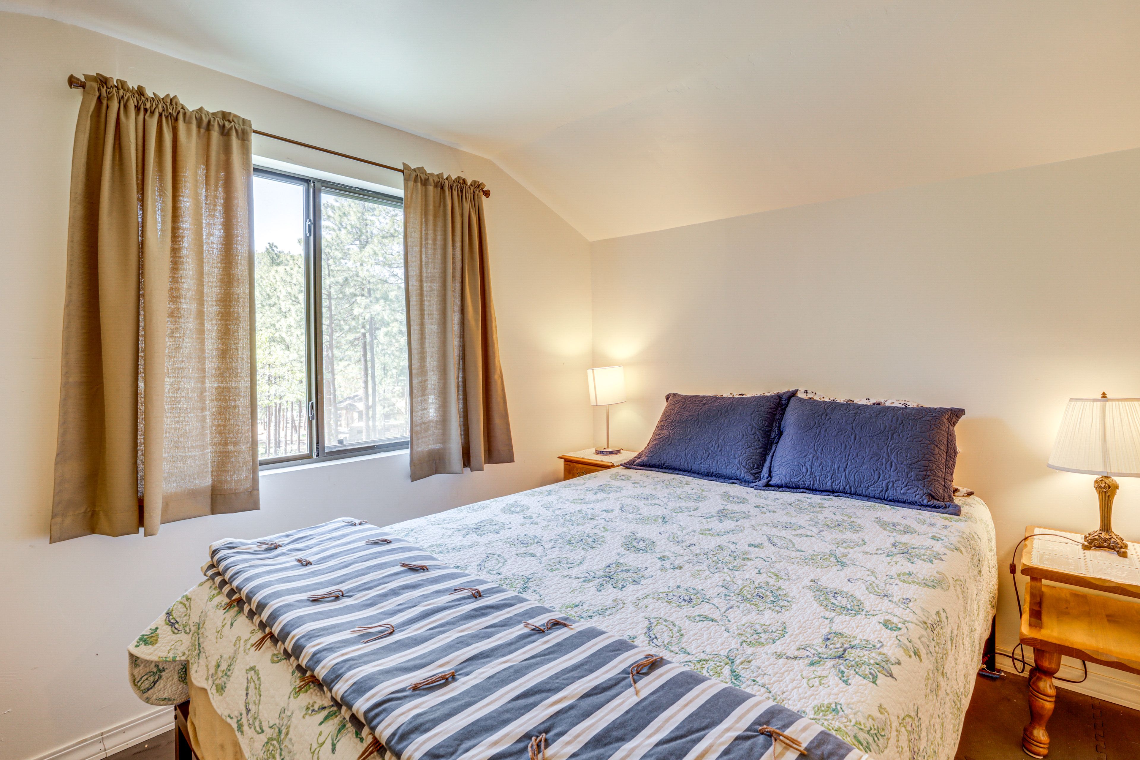 Bedroom 5 | 2nd Floor | Queen Bed | Linens Provided