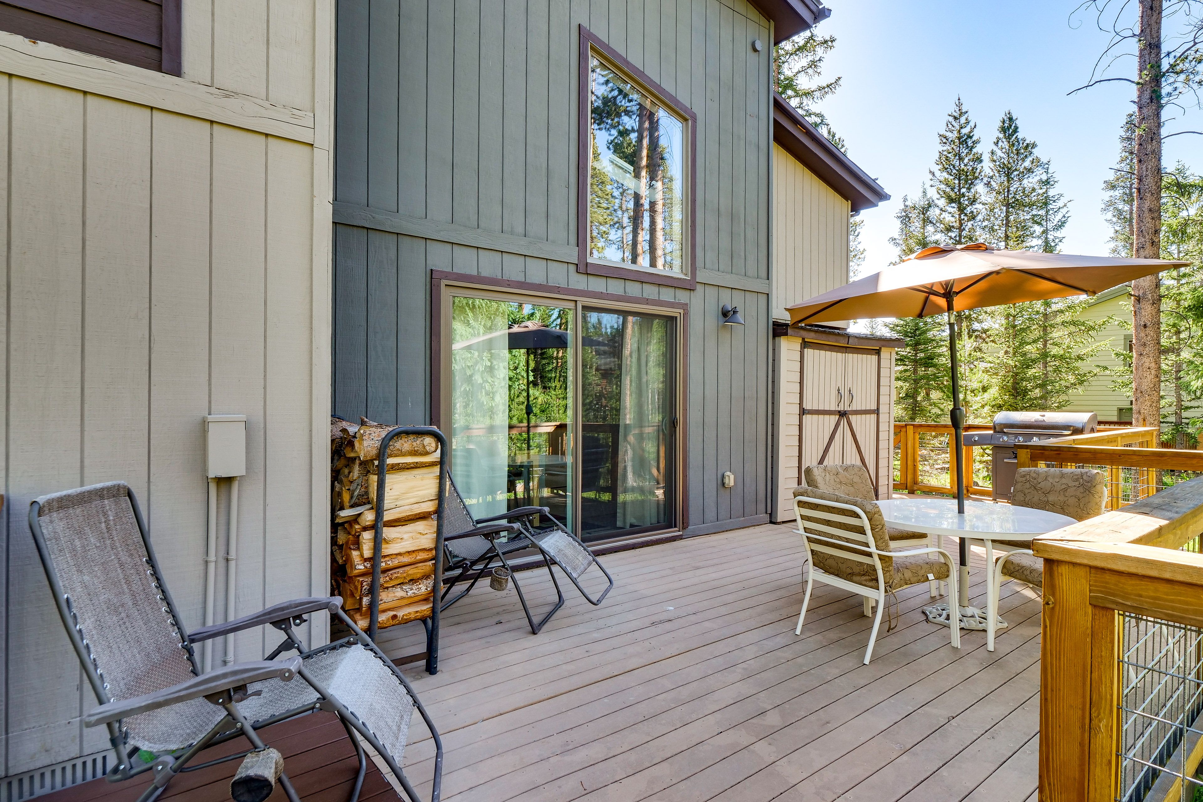 Private Deck | Hot Tub | 2-Story Townhome