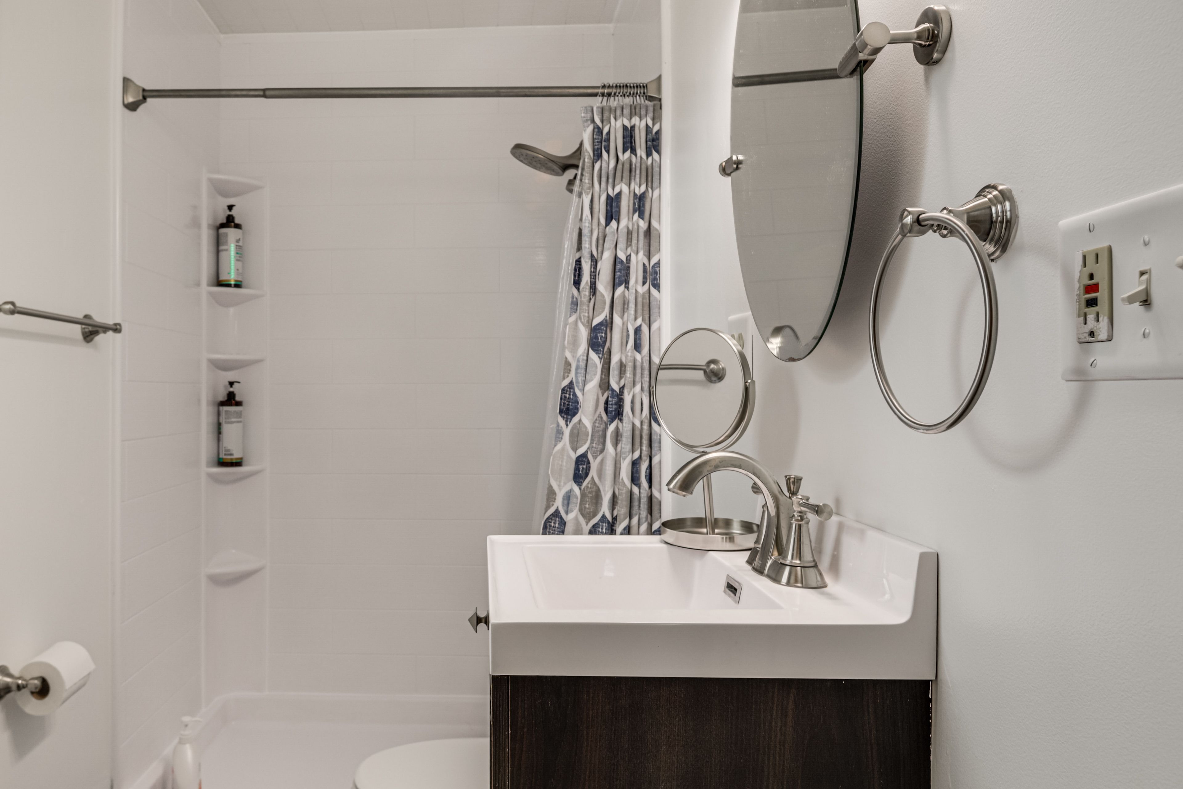 Full Bath | Towels | Hair Dryer