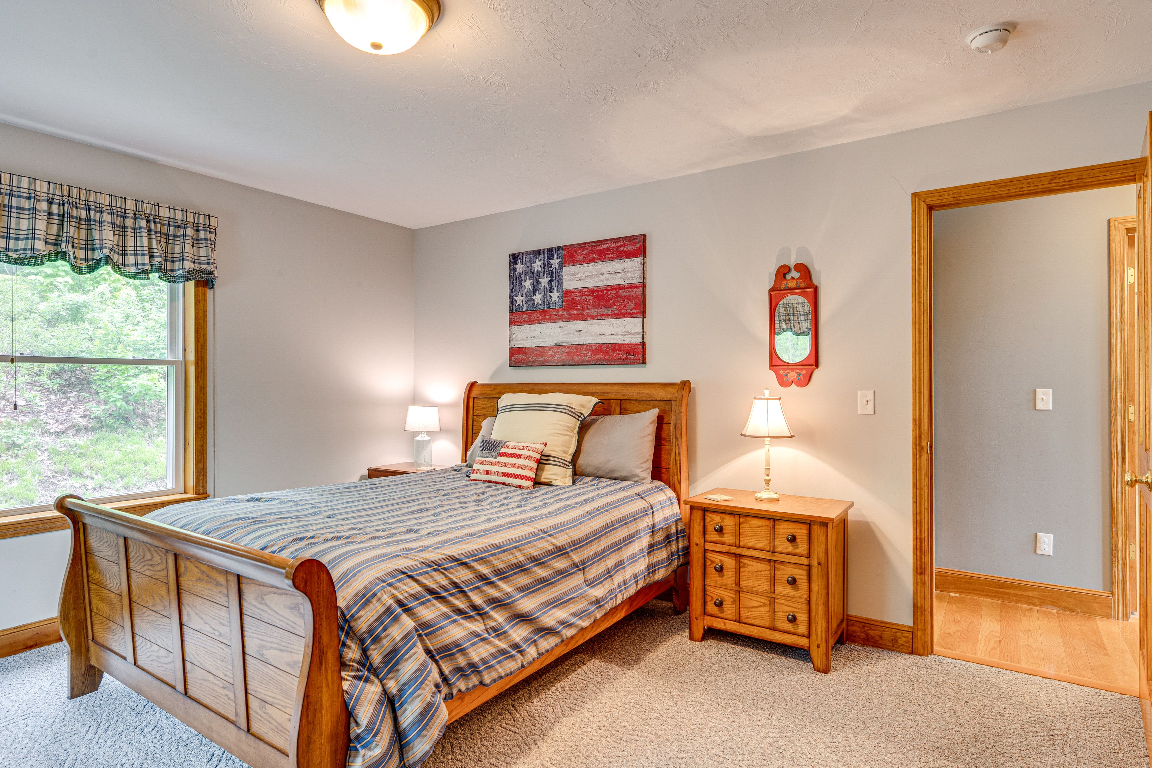 Bedroom 2 | Main Level | Queen Bed