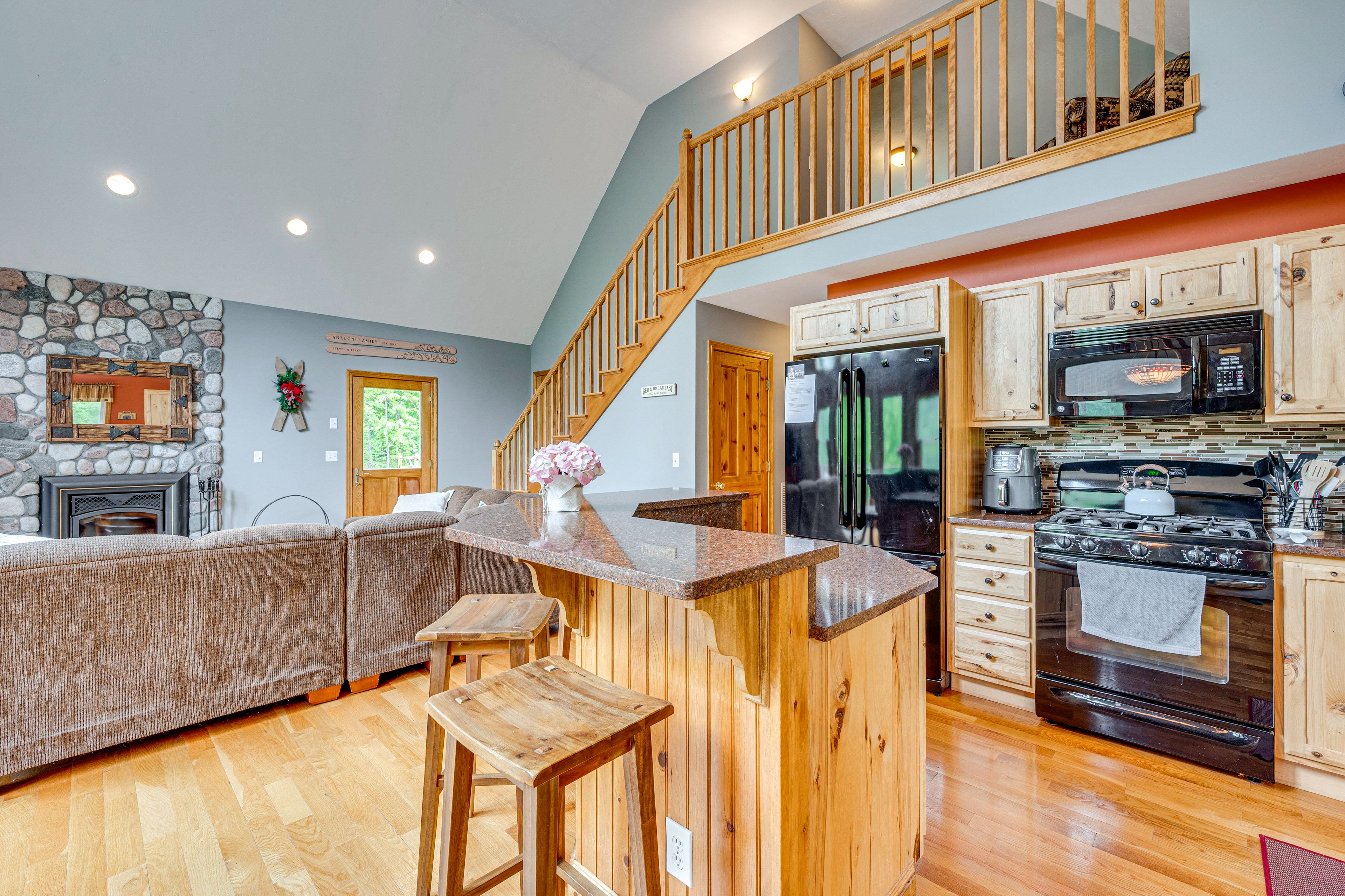 Kitchen | Main Level