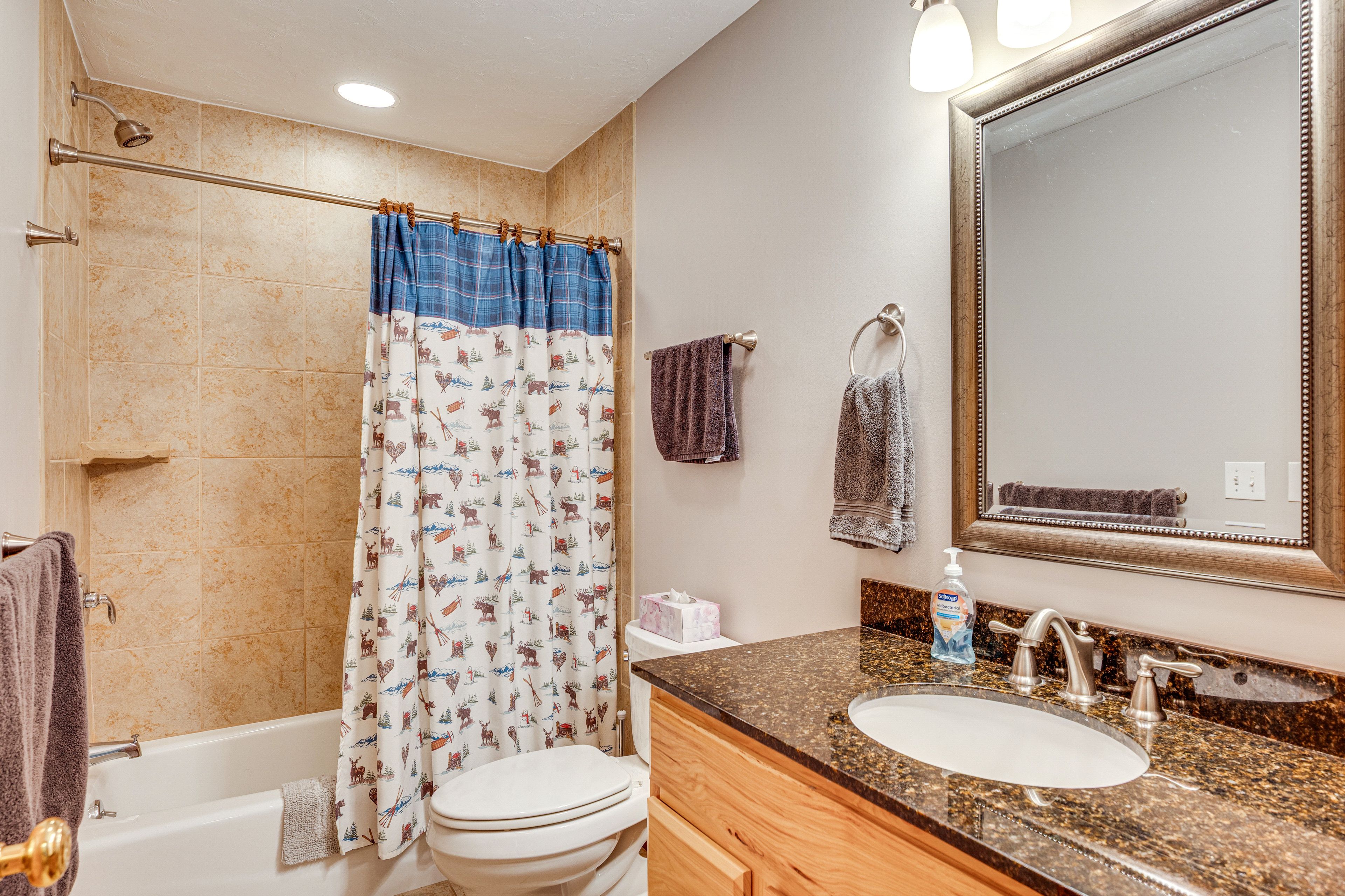 Full Bathroom | Main Level
