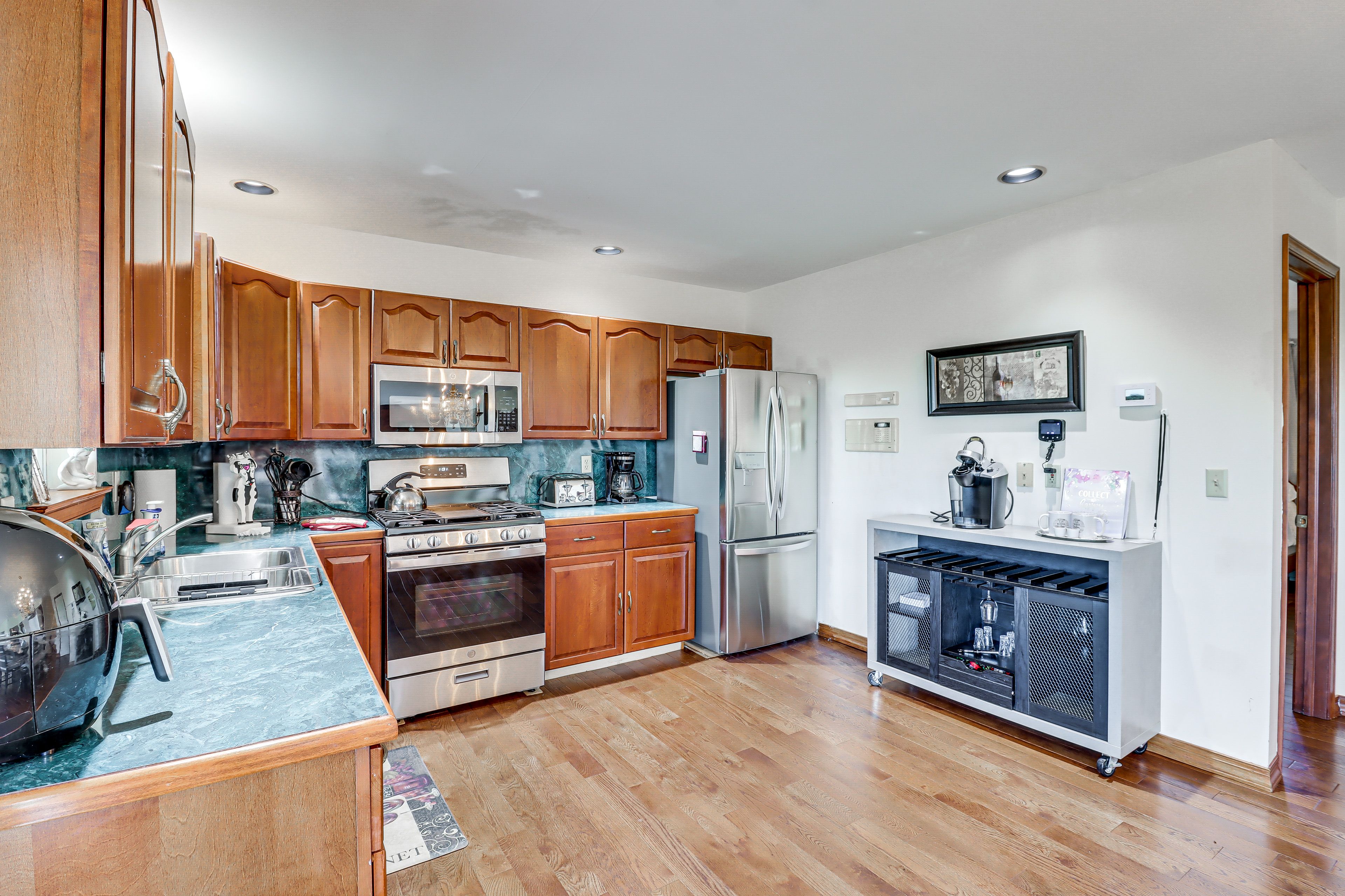 Kitchen | 2nd Floor | Cooking Basics | Drip & Pod Coffee Makers | Air Fryer