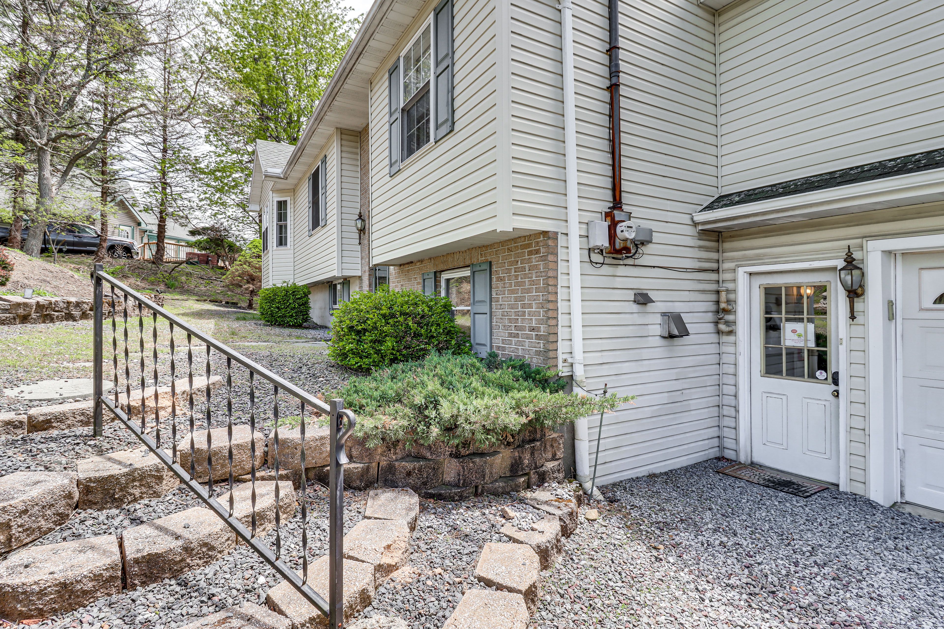 Exterior | Entryway