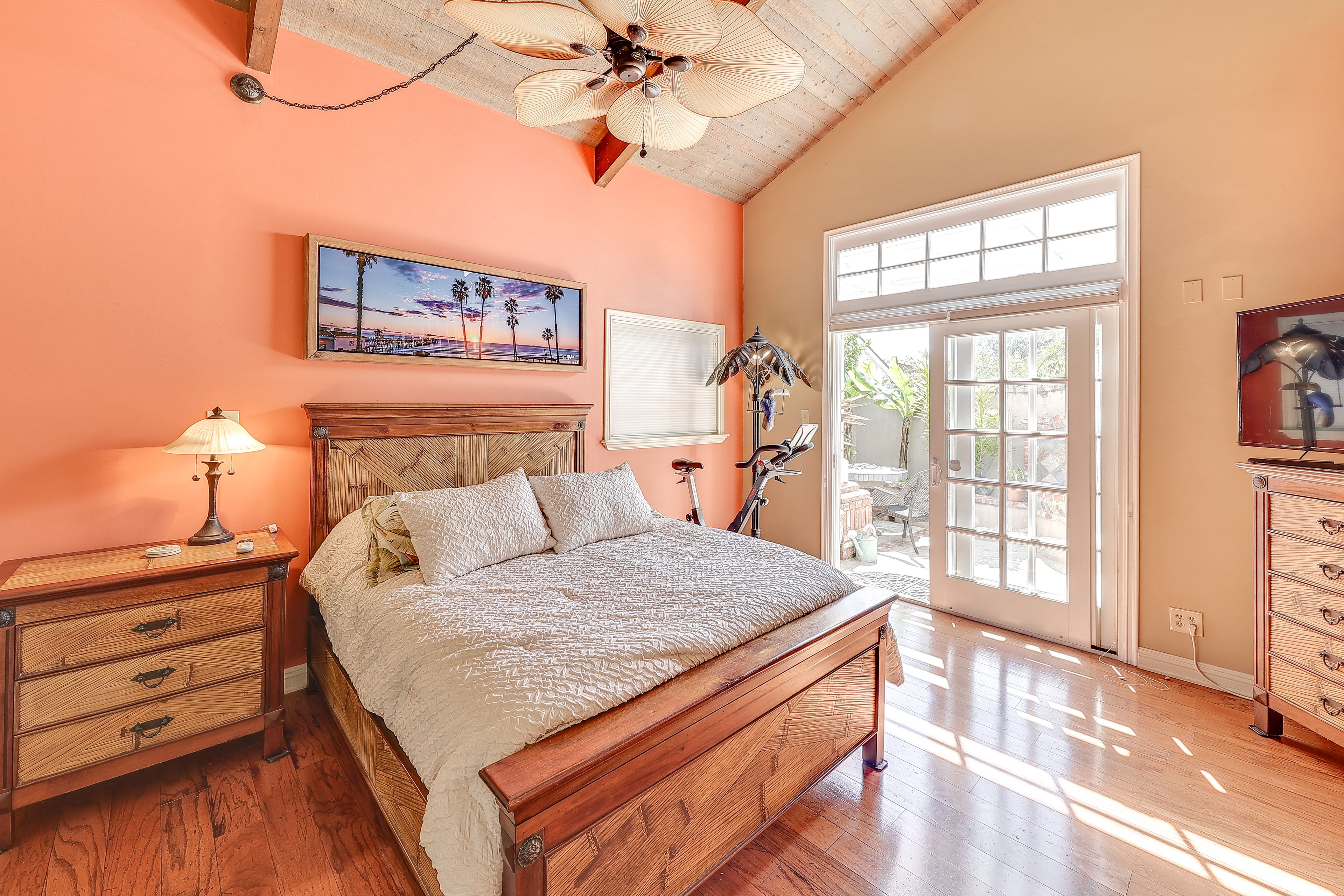 Bedroom 1 | Queen Bed | Linens Provided | Loft Access