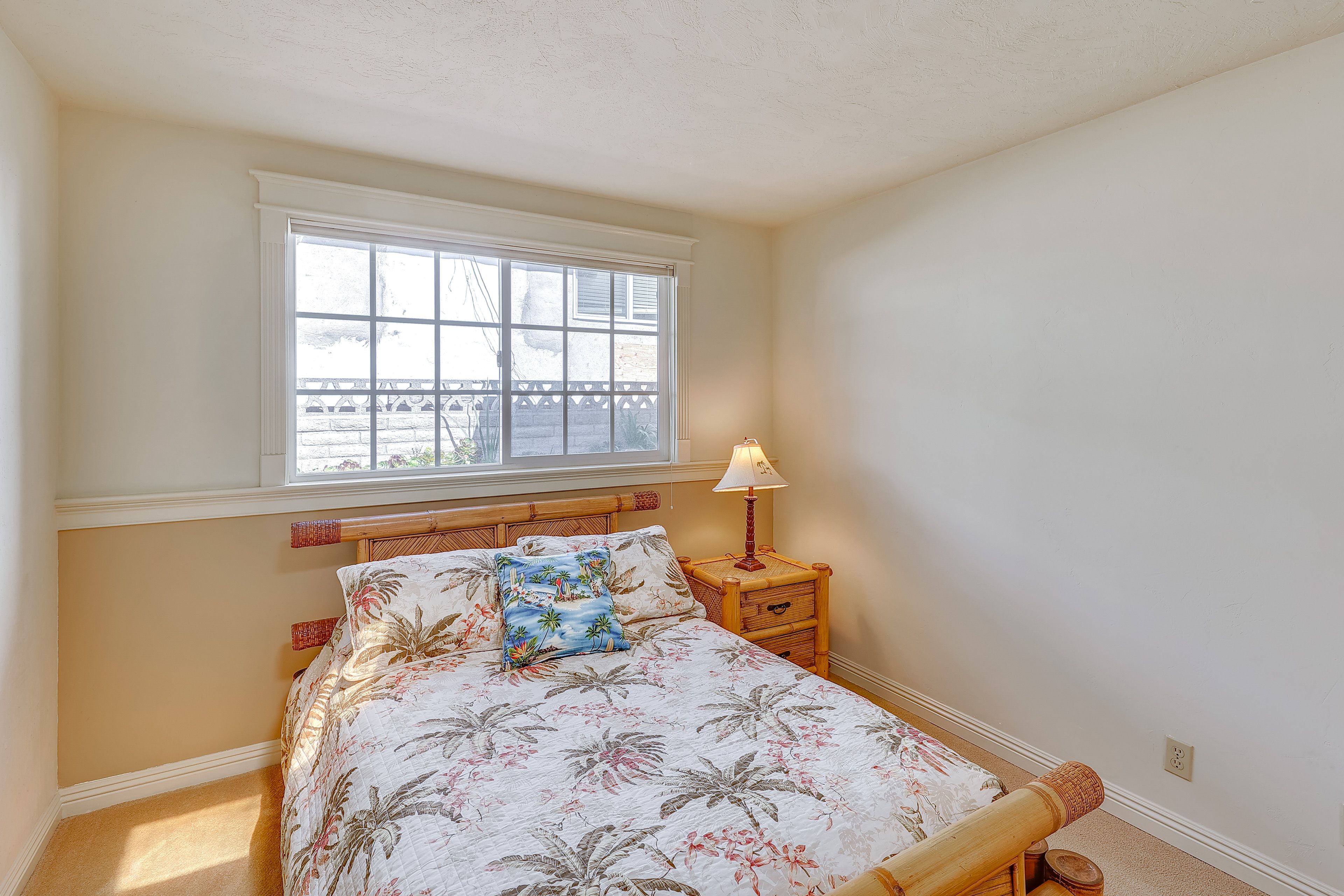 Bedroom 2 | Queen Bed