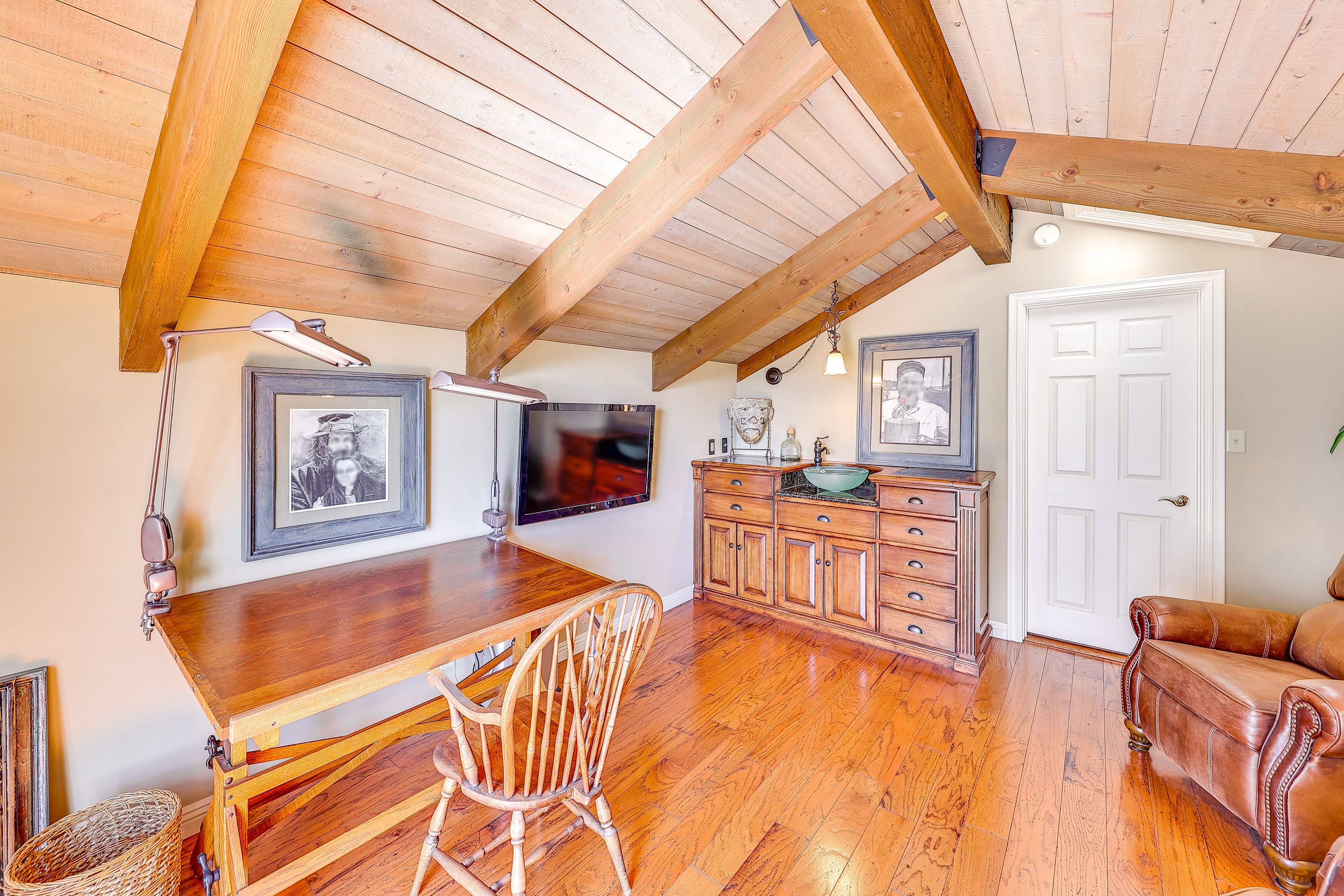Loft | Dedicated Workspace | Access via Bedroom 1