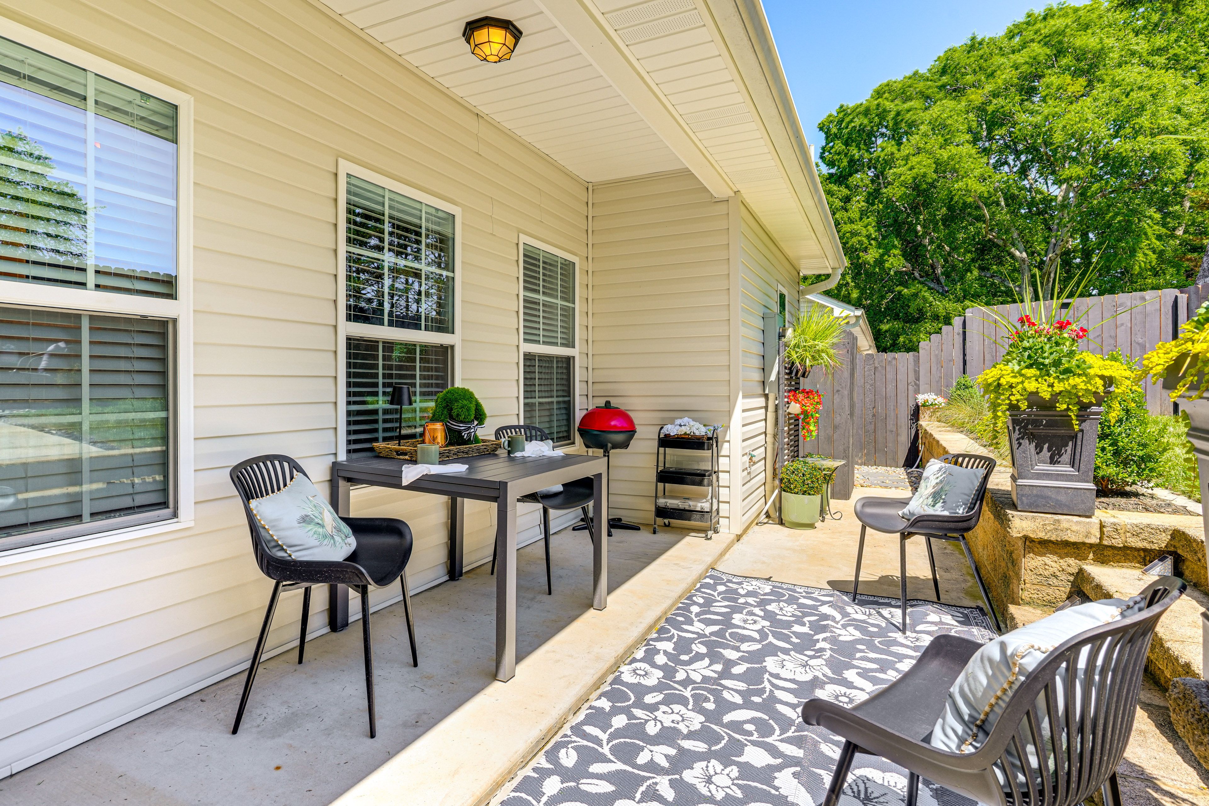 Patio | Outdoor Dining Area | Electric Grill