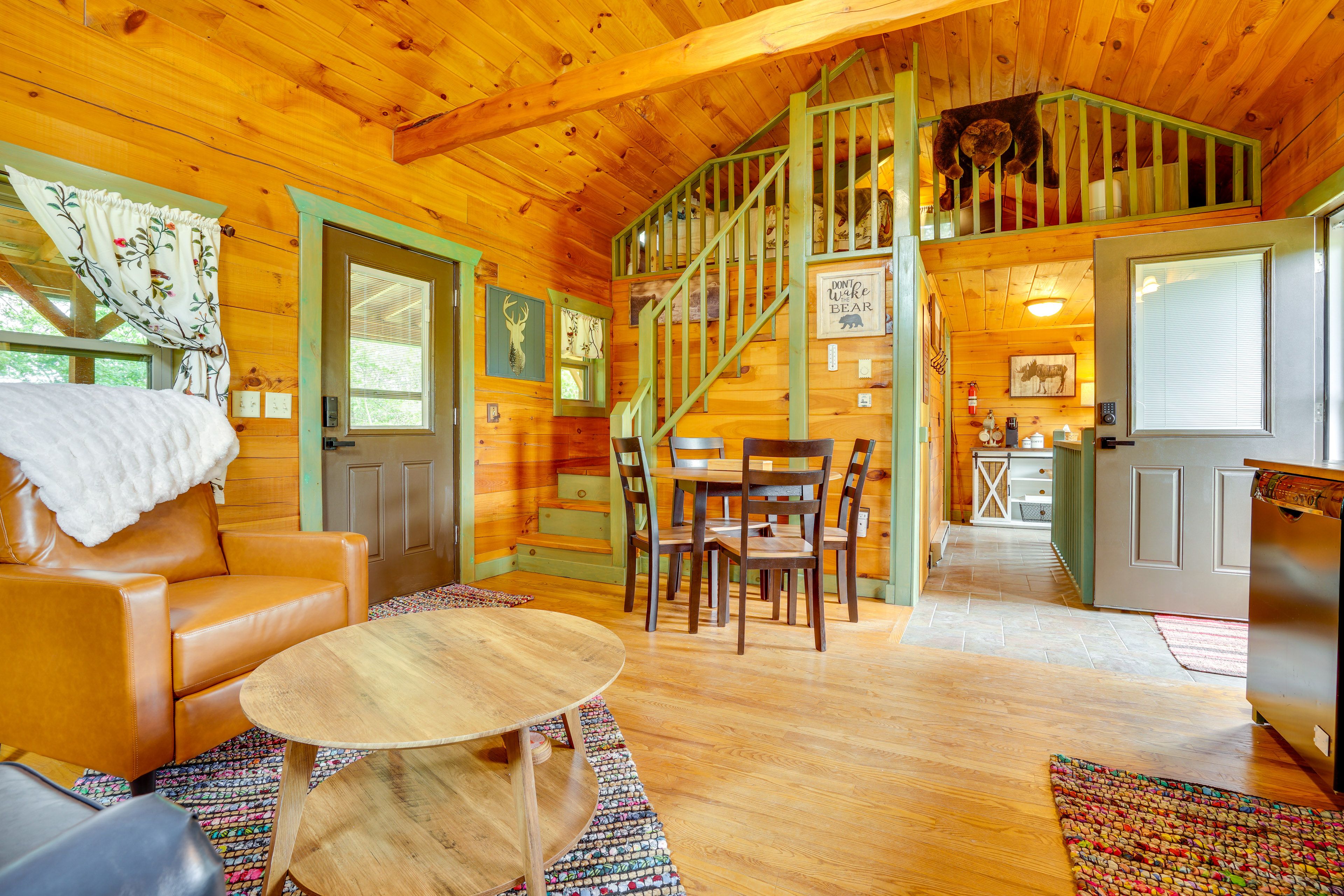 Dining Area | Dishware/Flatware Provided | Main Level