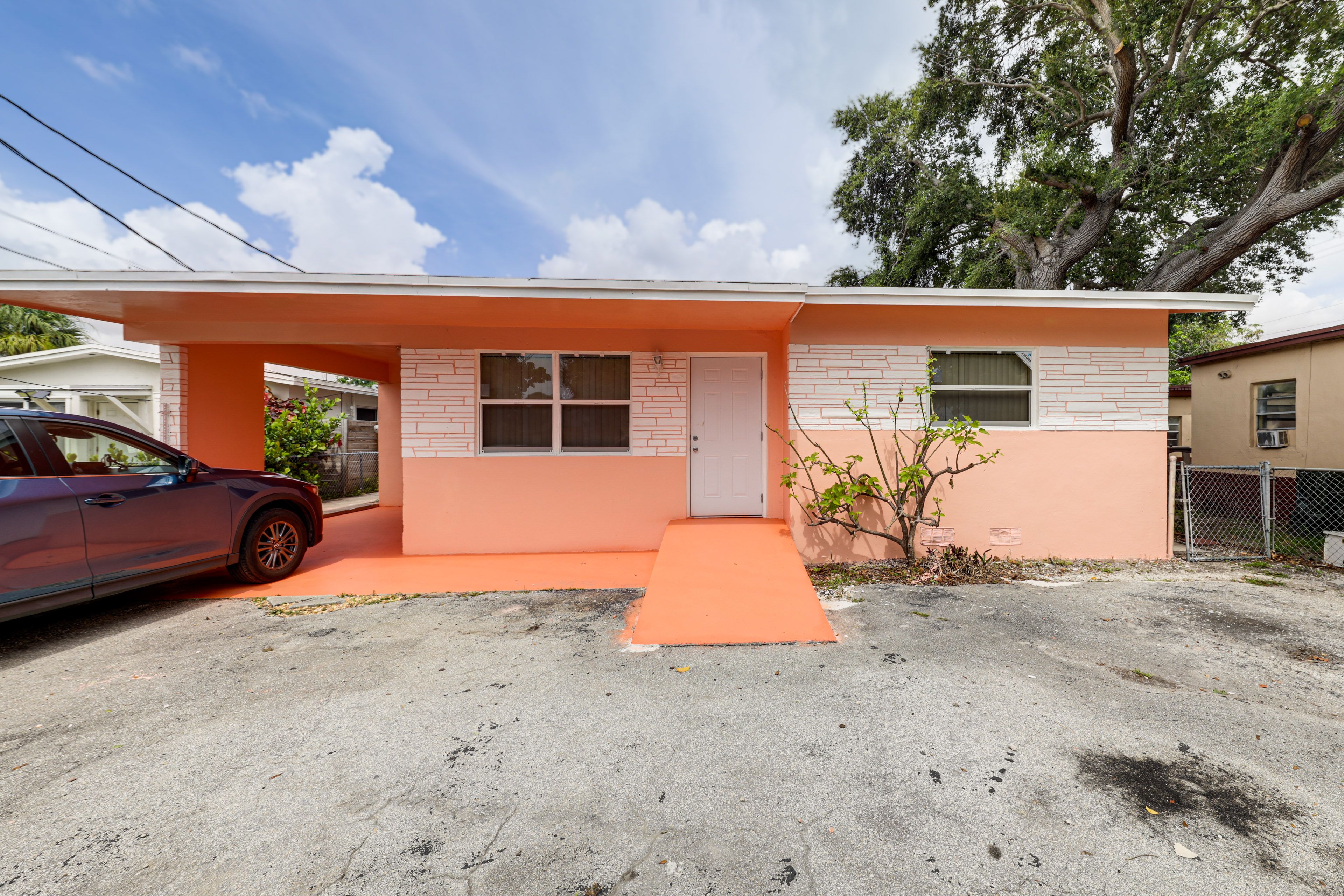 Parking | Shared Driveway (1 Vehicle)