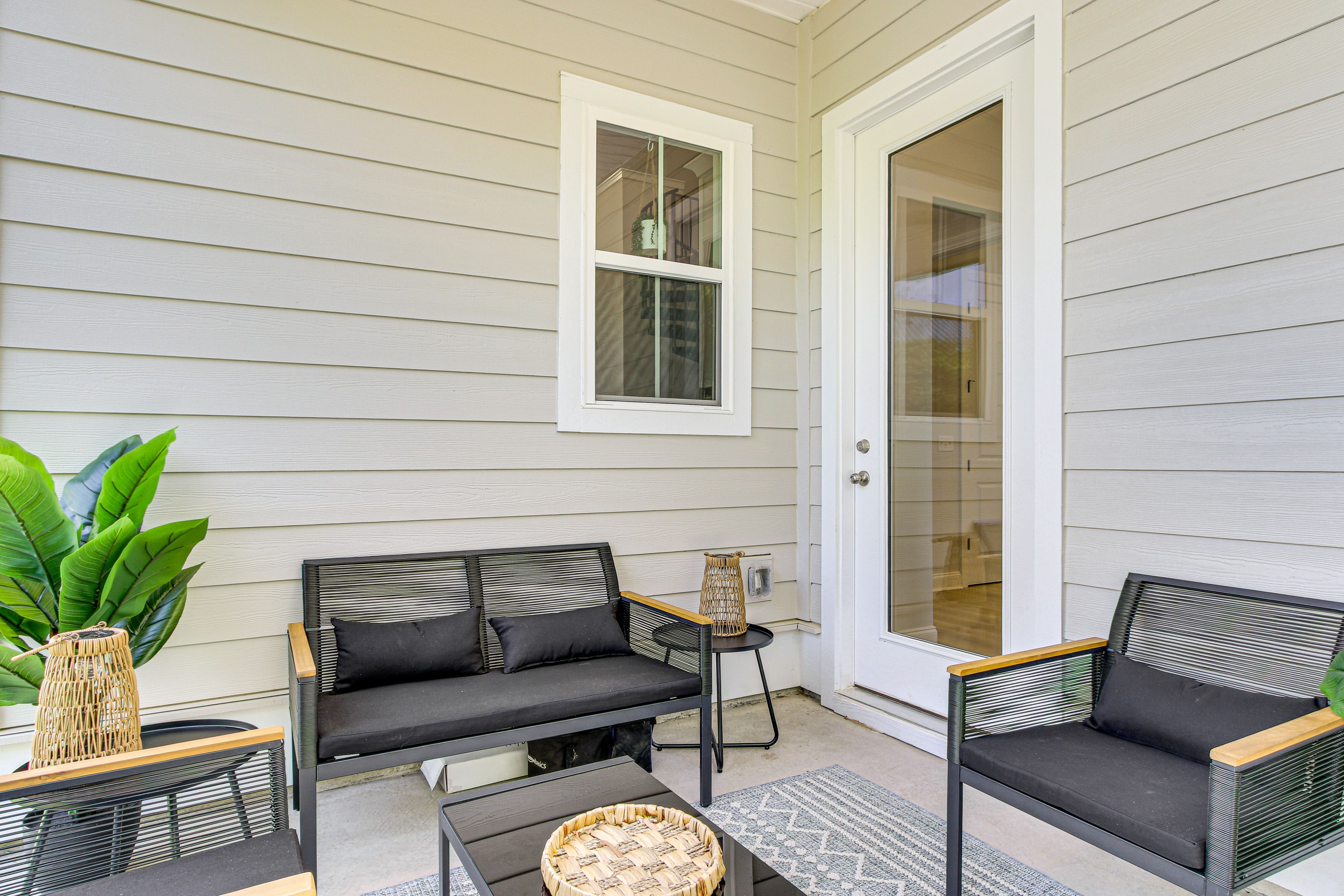 Screened-In Porch