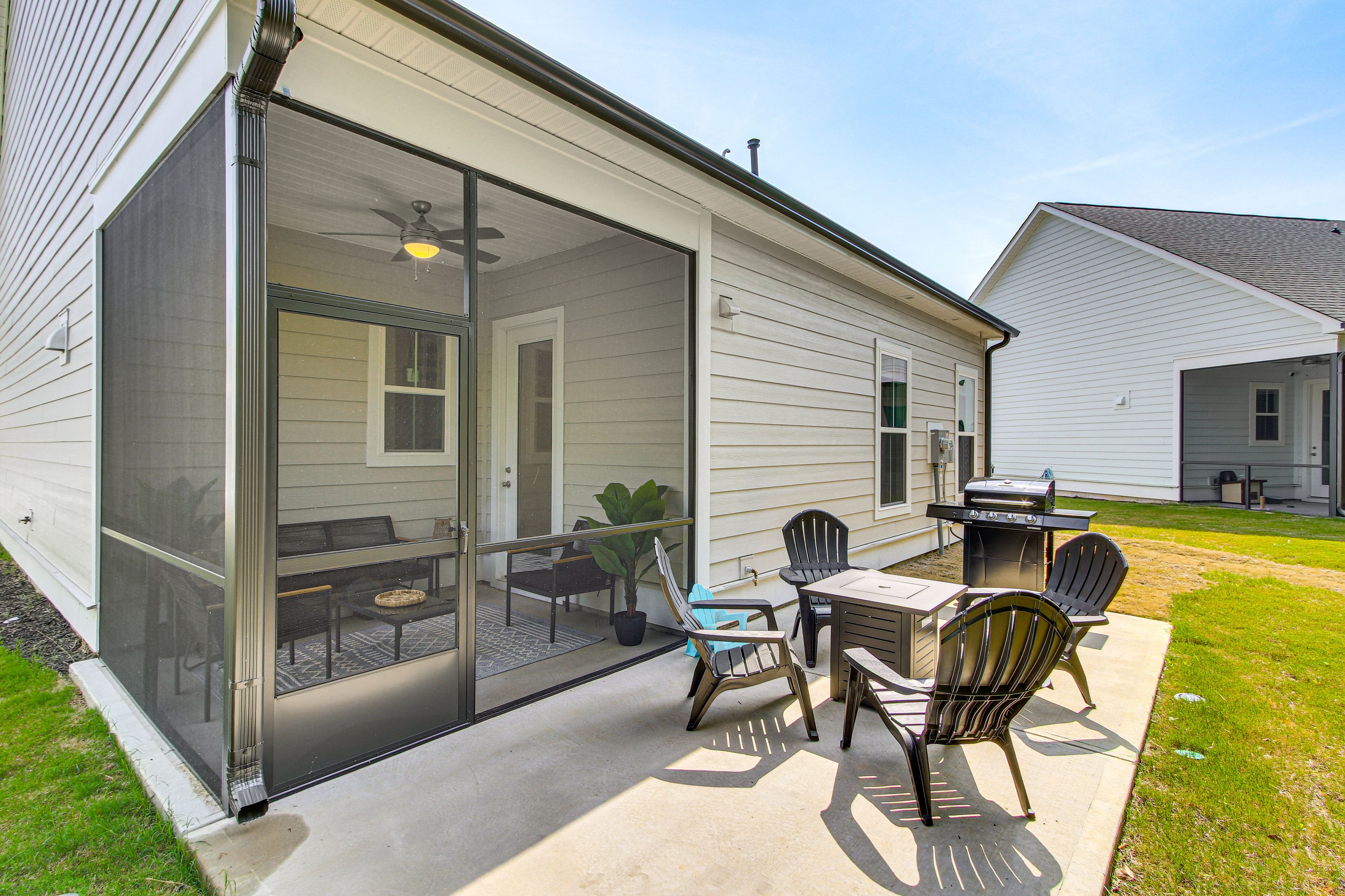 Patio | Gas Grill | Fire Pit
