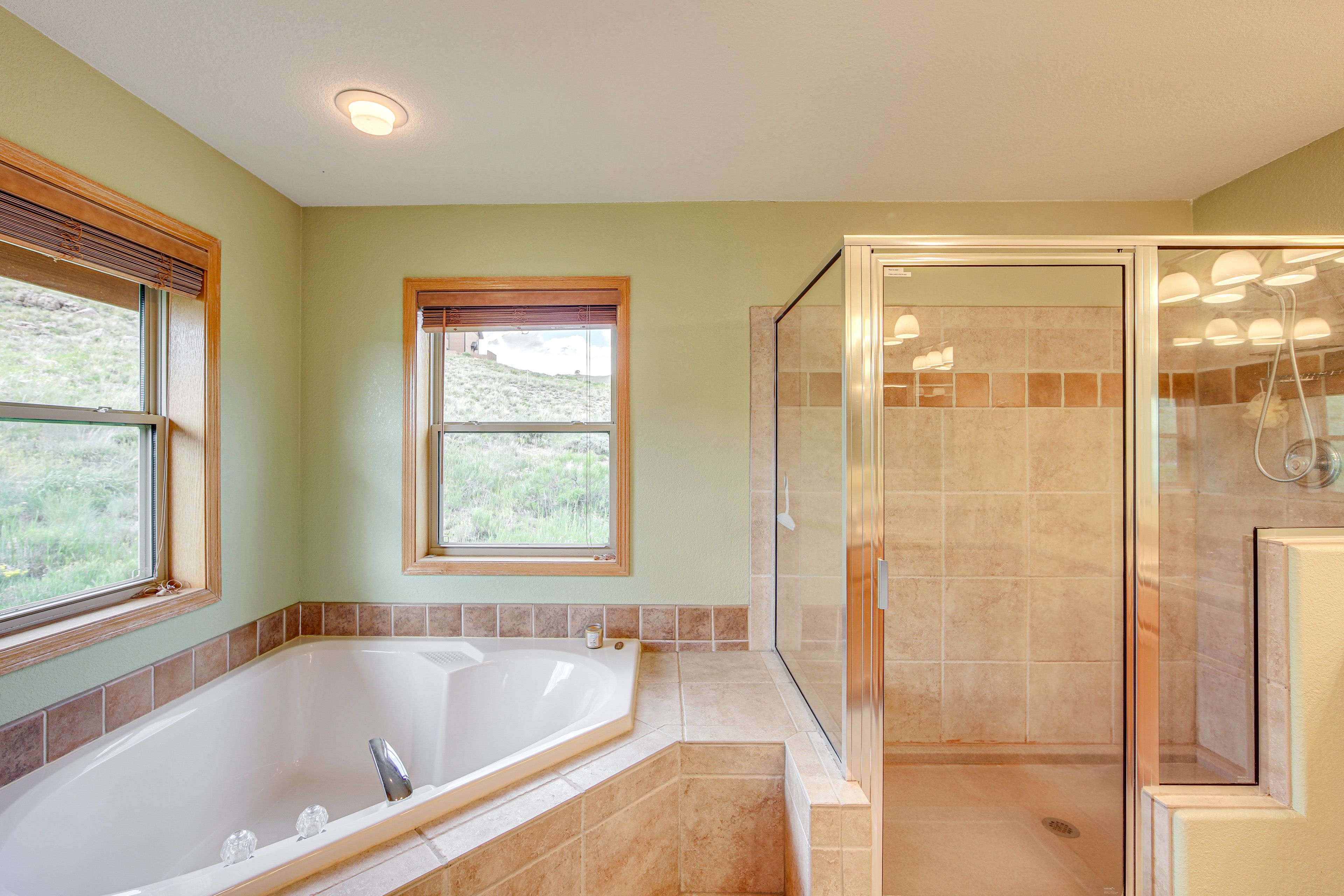 Full Bathroom | 2nd Floor