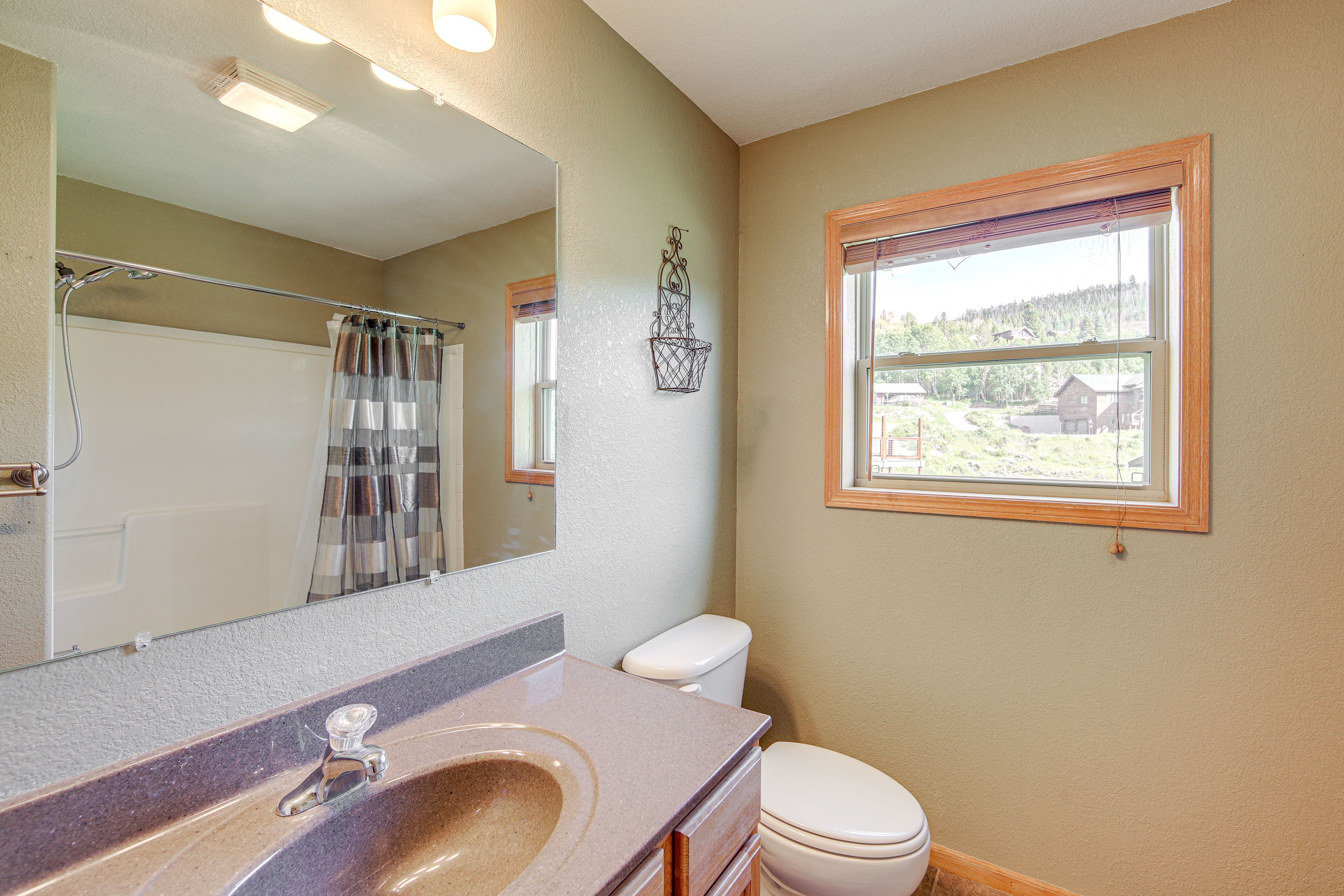 Full Bathroom | 2nd Floor