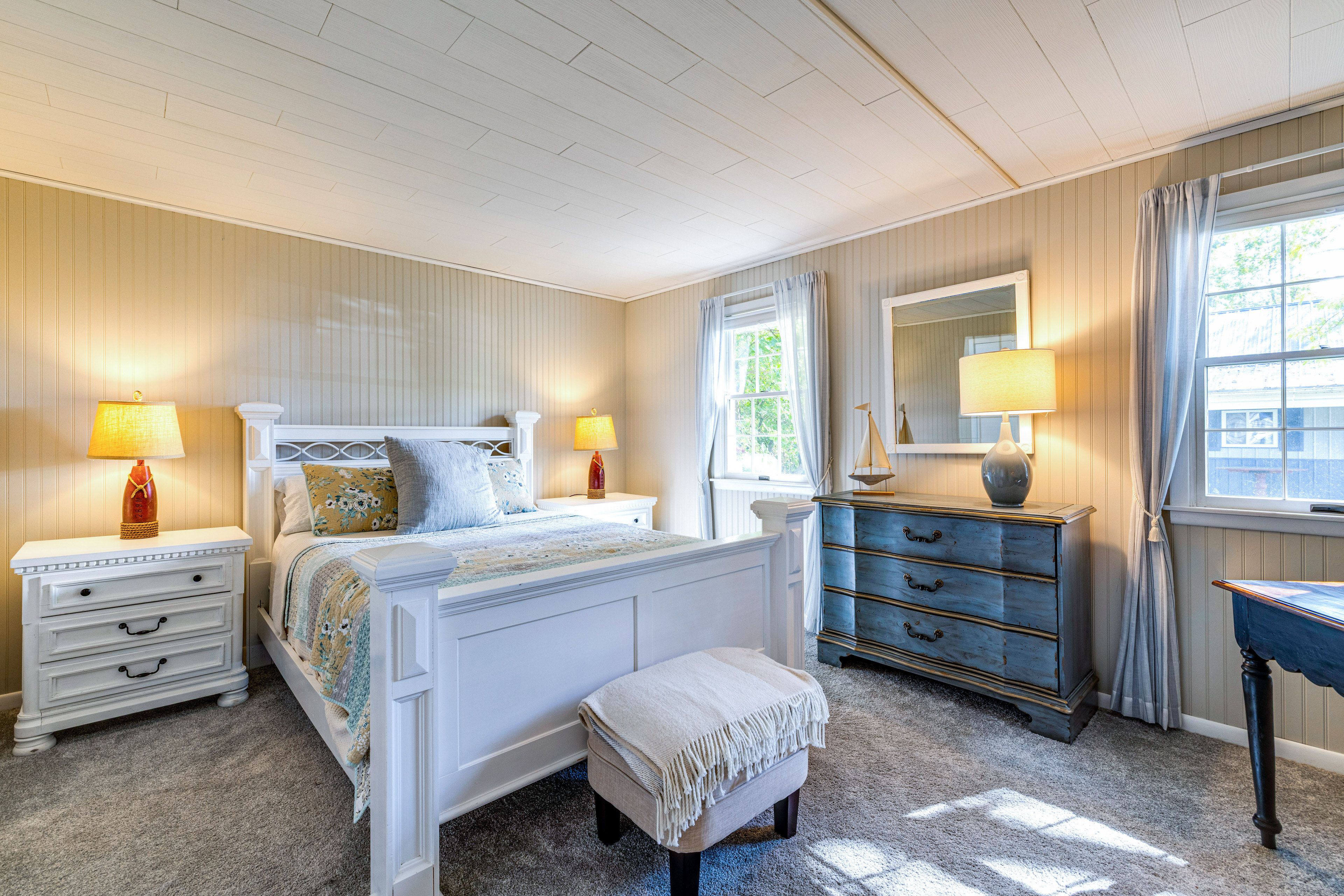 Bedroom 2 | Queen Bed