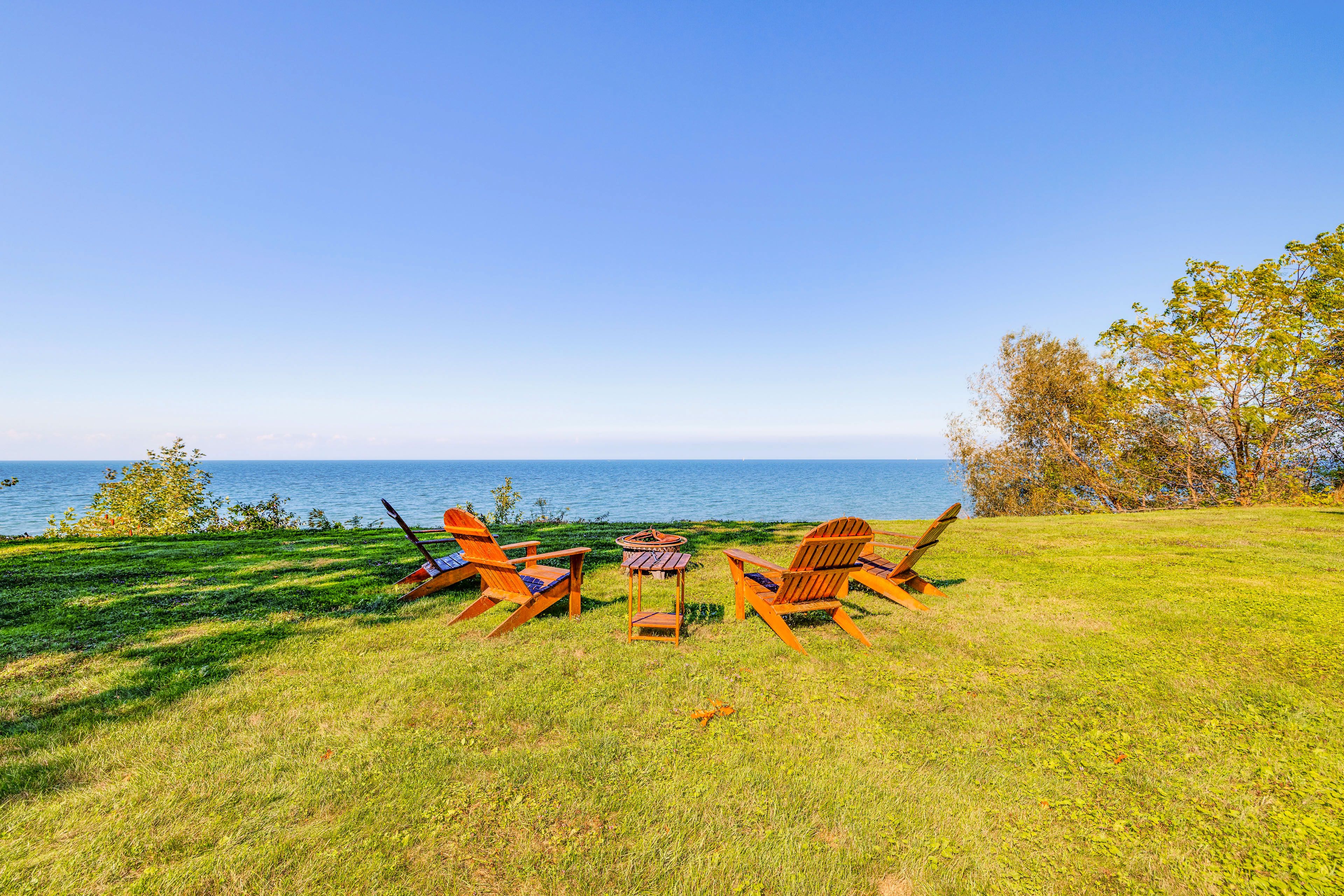 Lakefront Yard | Wood-Burning Fire Pit