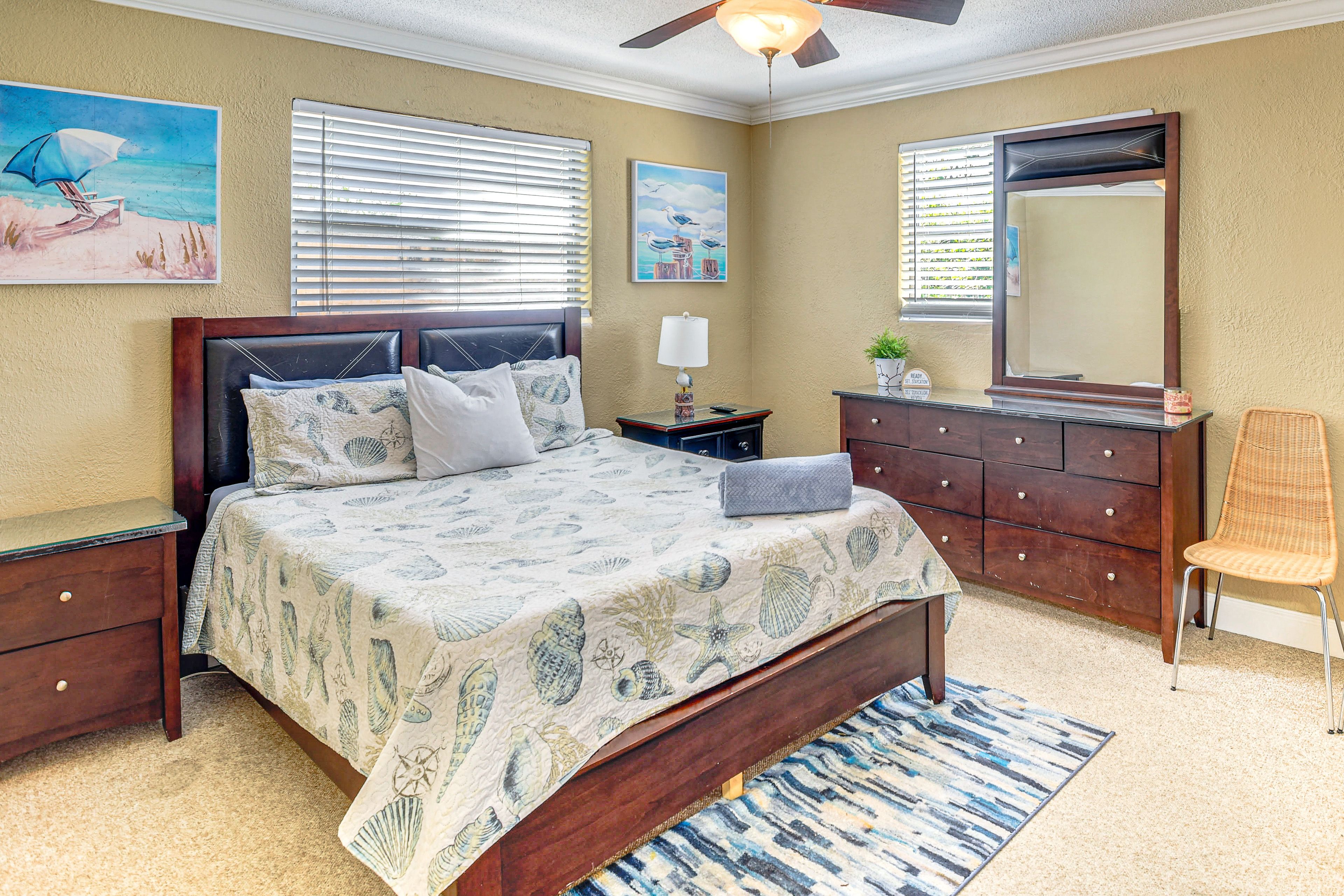 Bedroom 1 | Queen Bed | Linens Provided